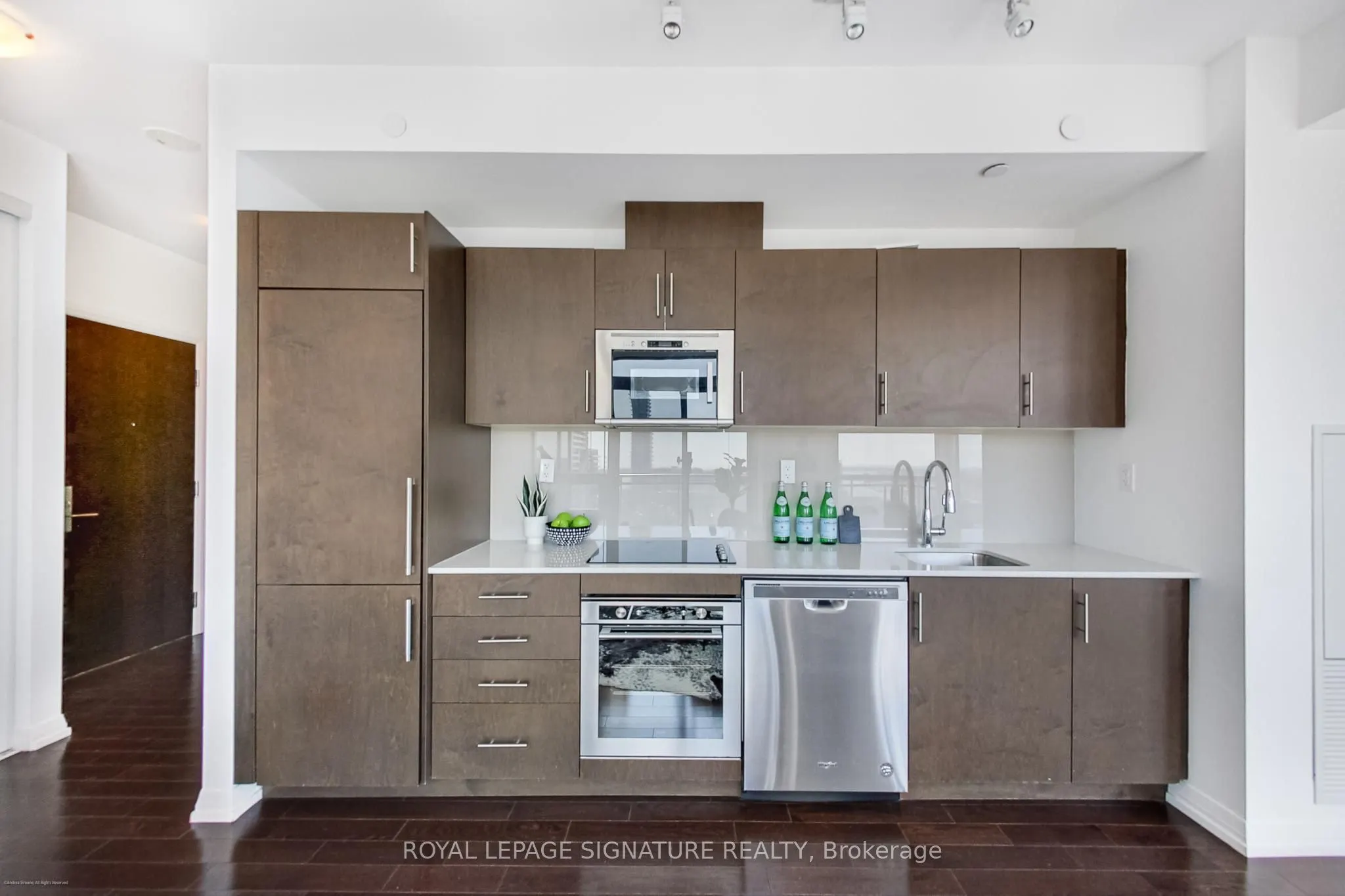 460 Adelaide Street E, #1811