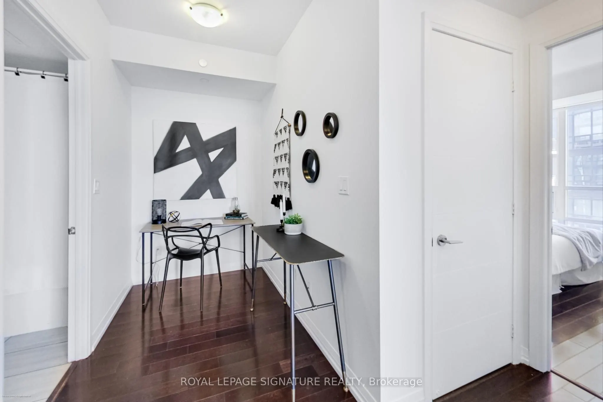 460 Adelaide Street E, #1811
