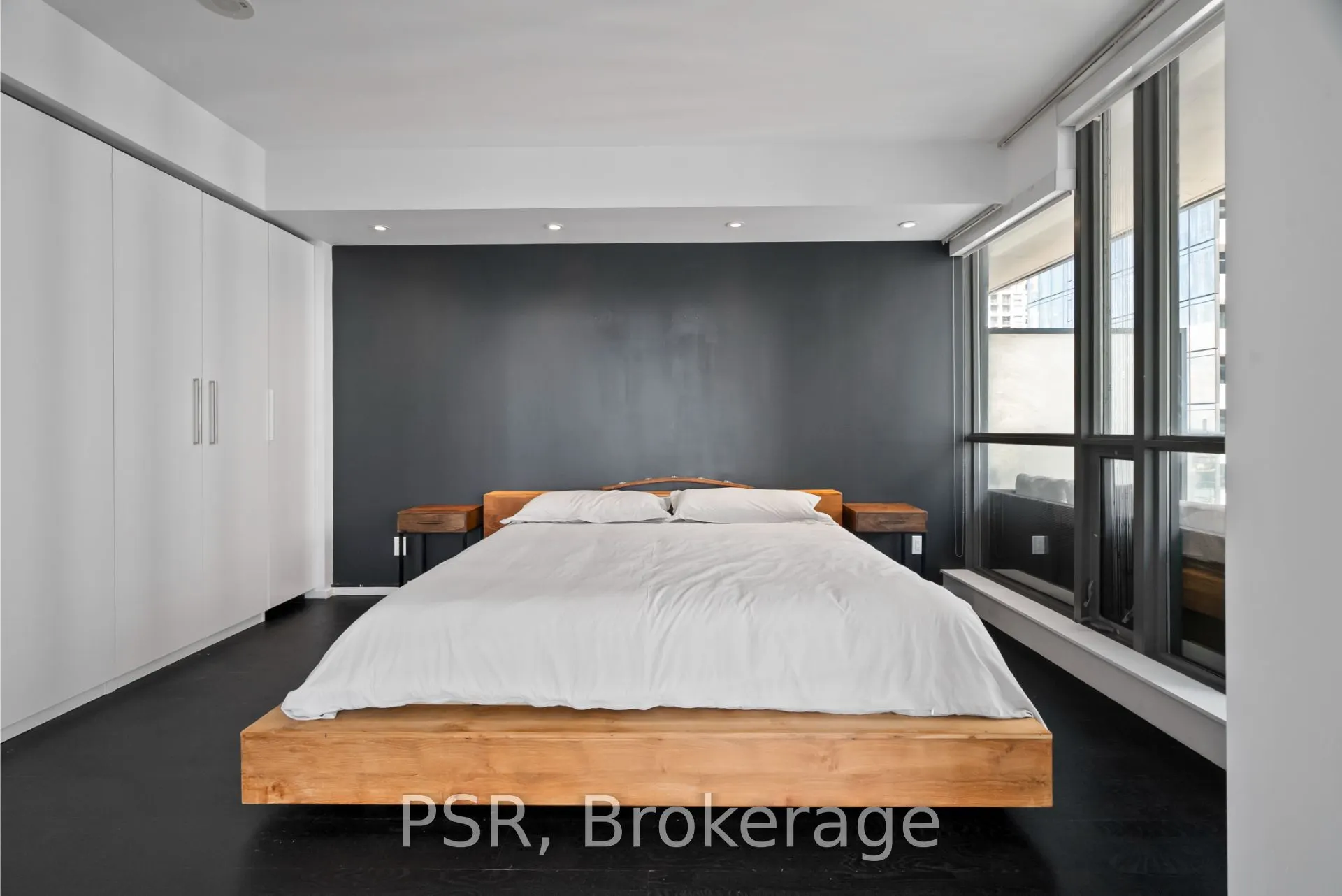 8 Charlotte Street, #2506