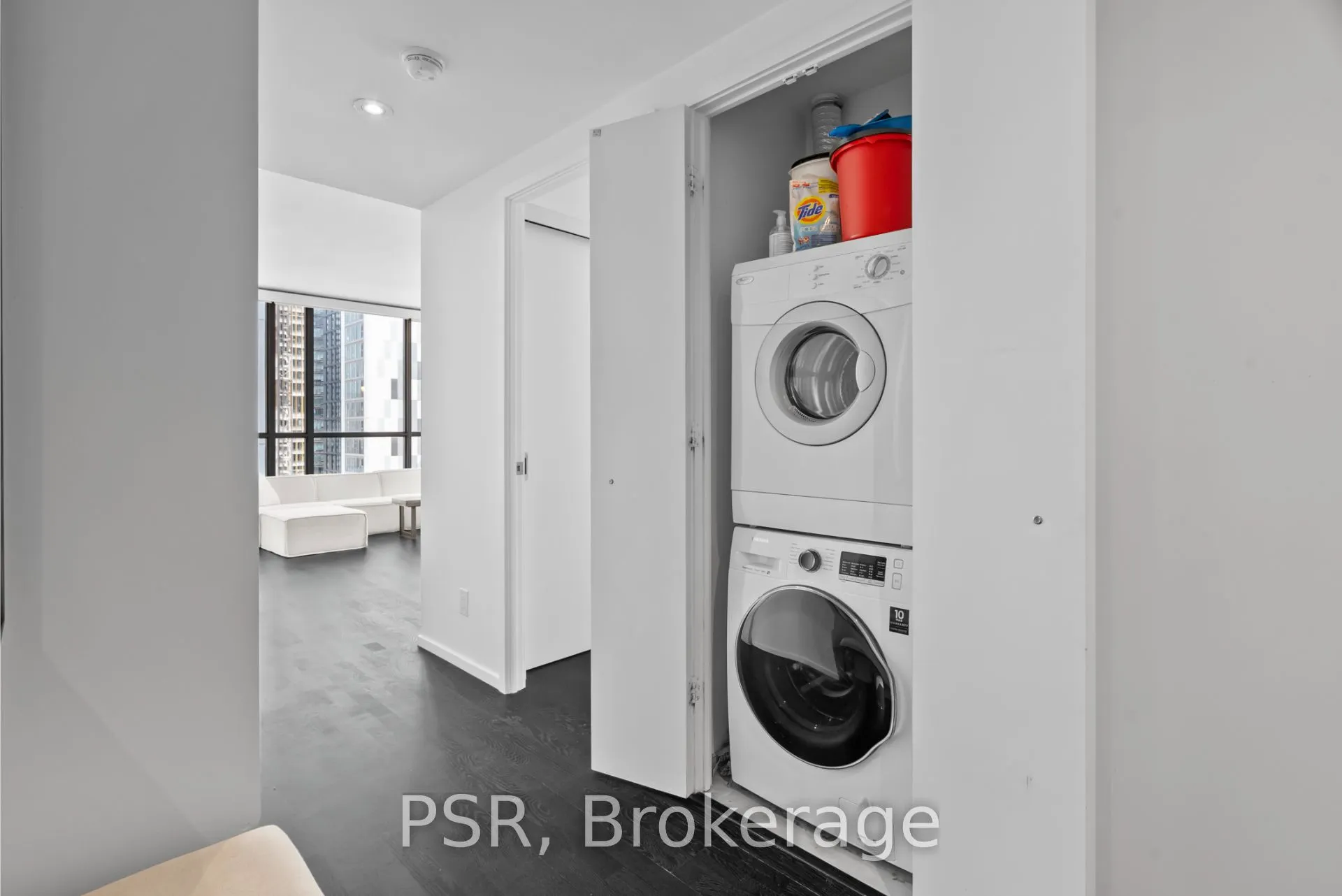 8 Charlotte Street, #2506
