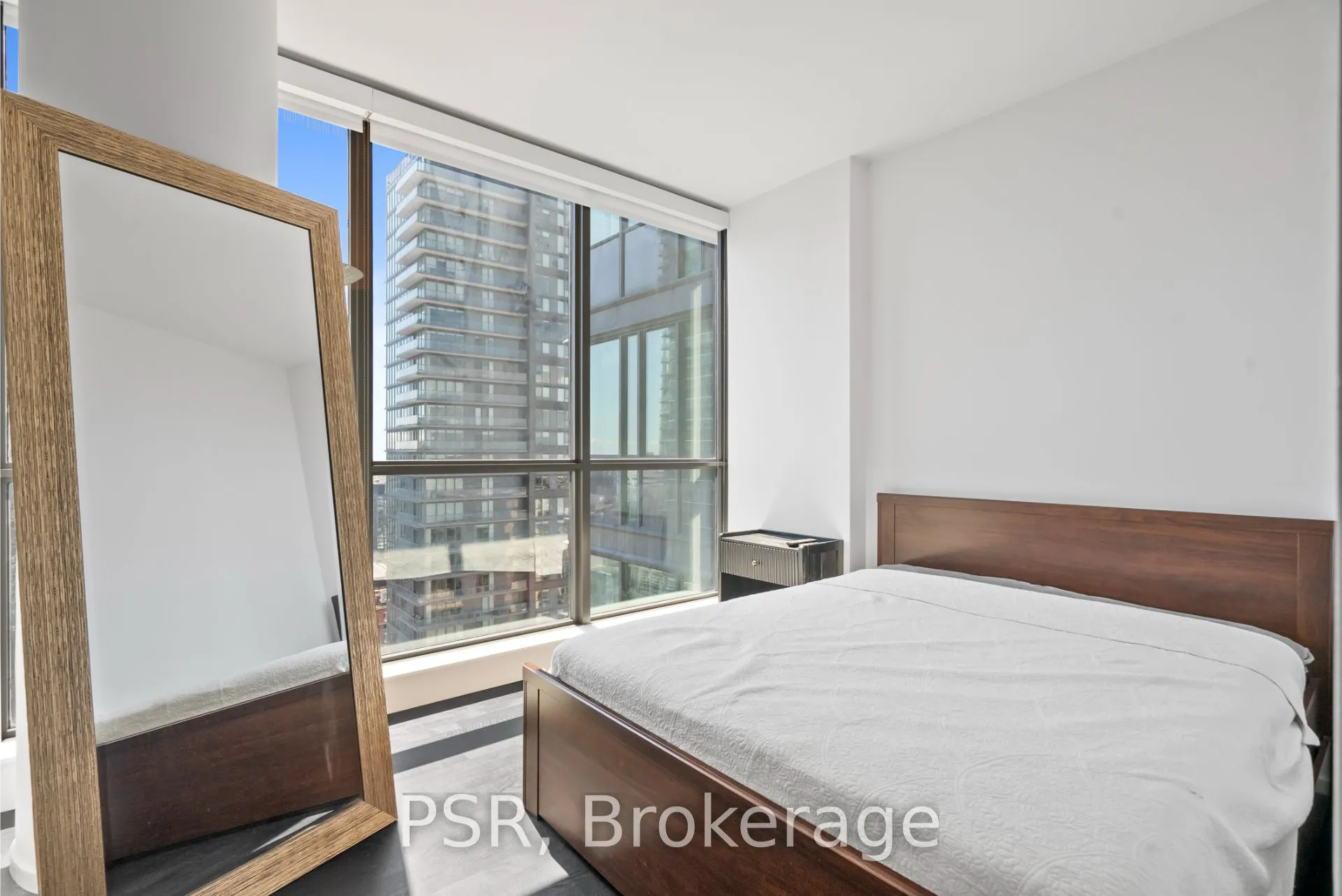 8 Charlotte Street, #2506