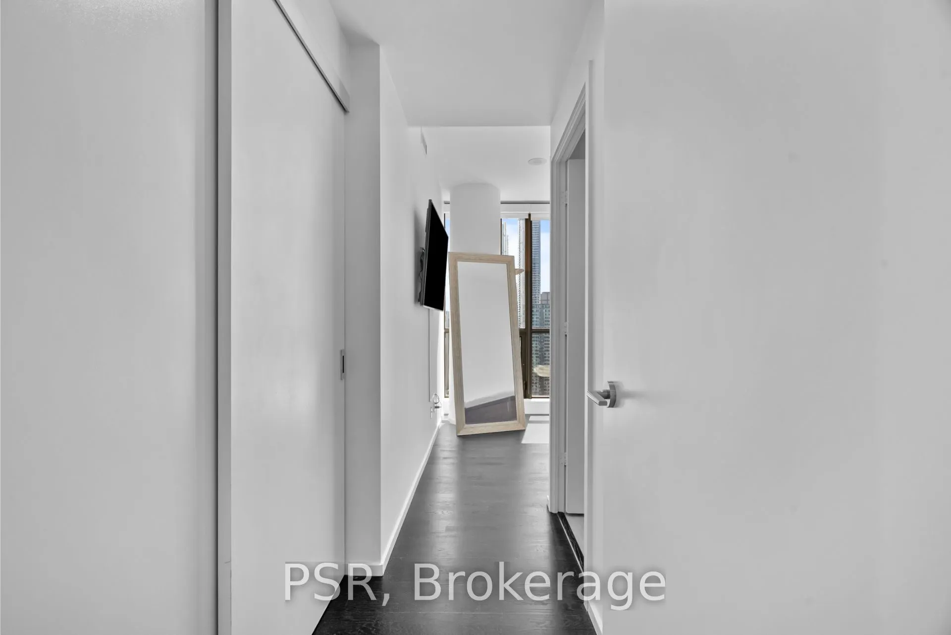 8 Charlotte Street, #2506