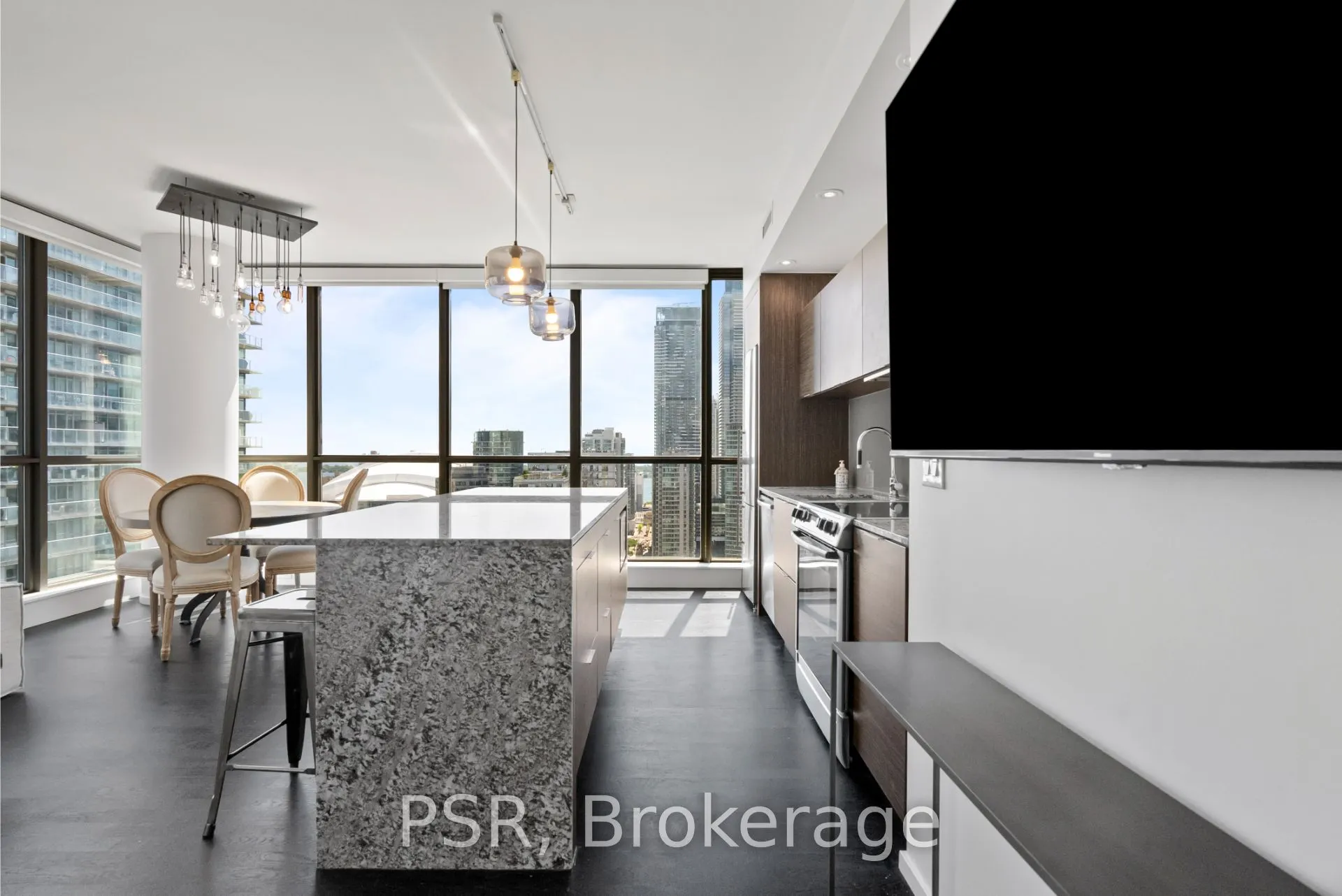 8 Charlotte Street, #2506