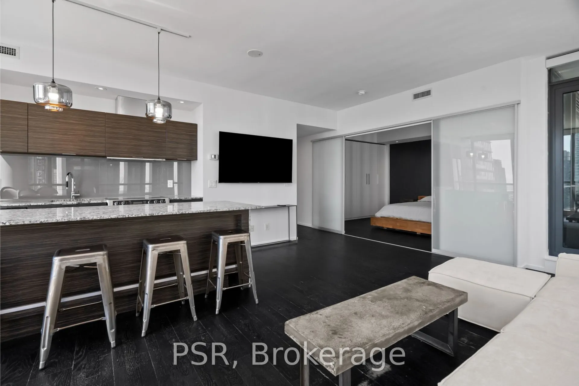 8 Charlotte Street, #2506
