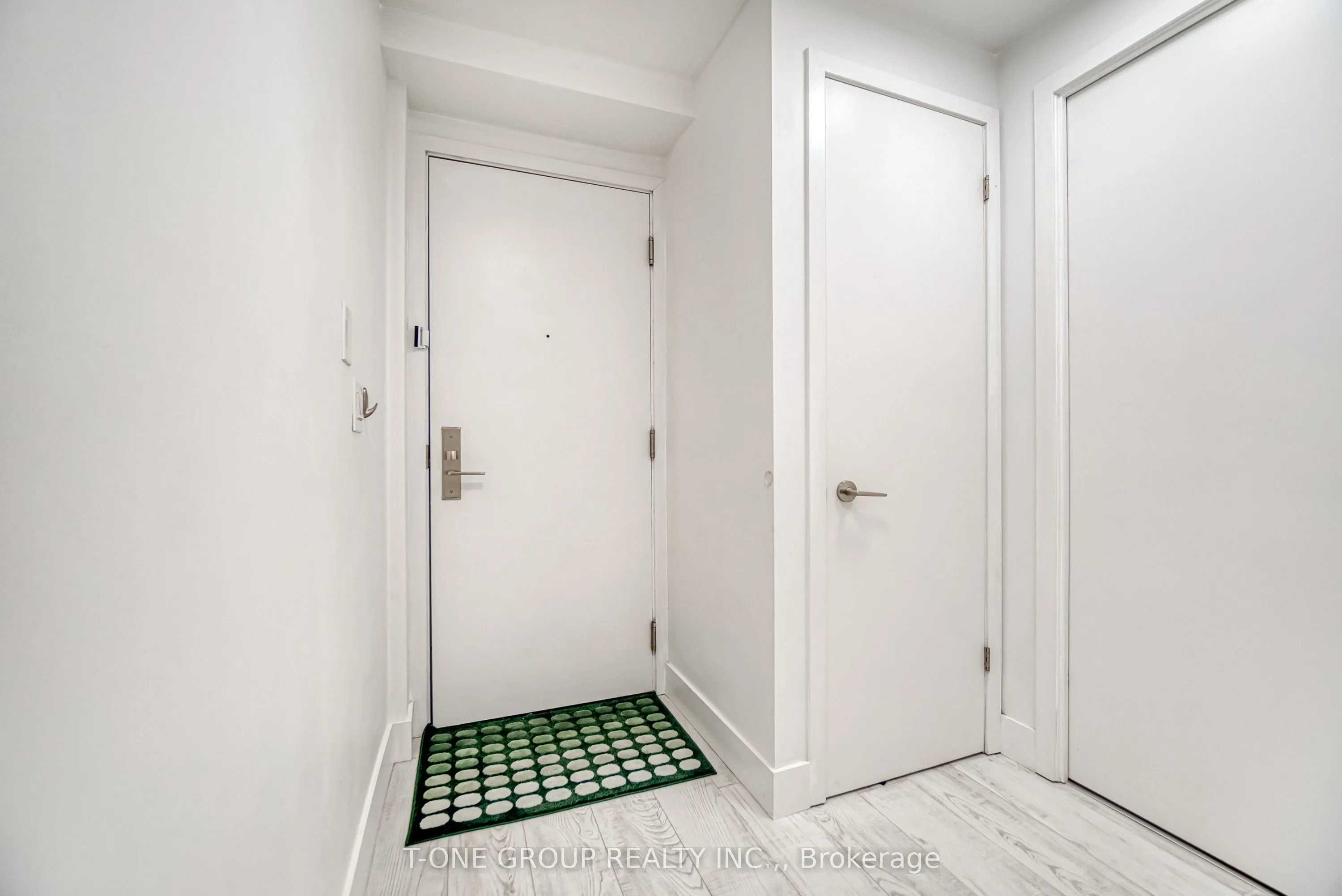 39 Sherbourne Street, #1201