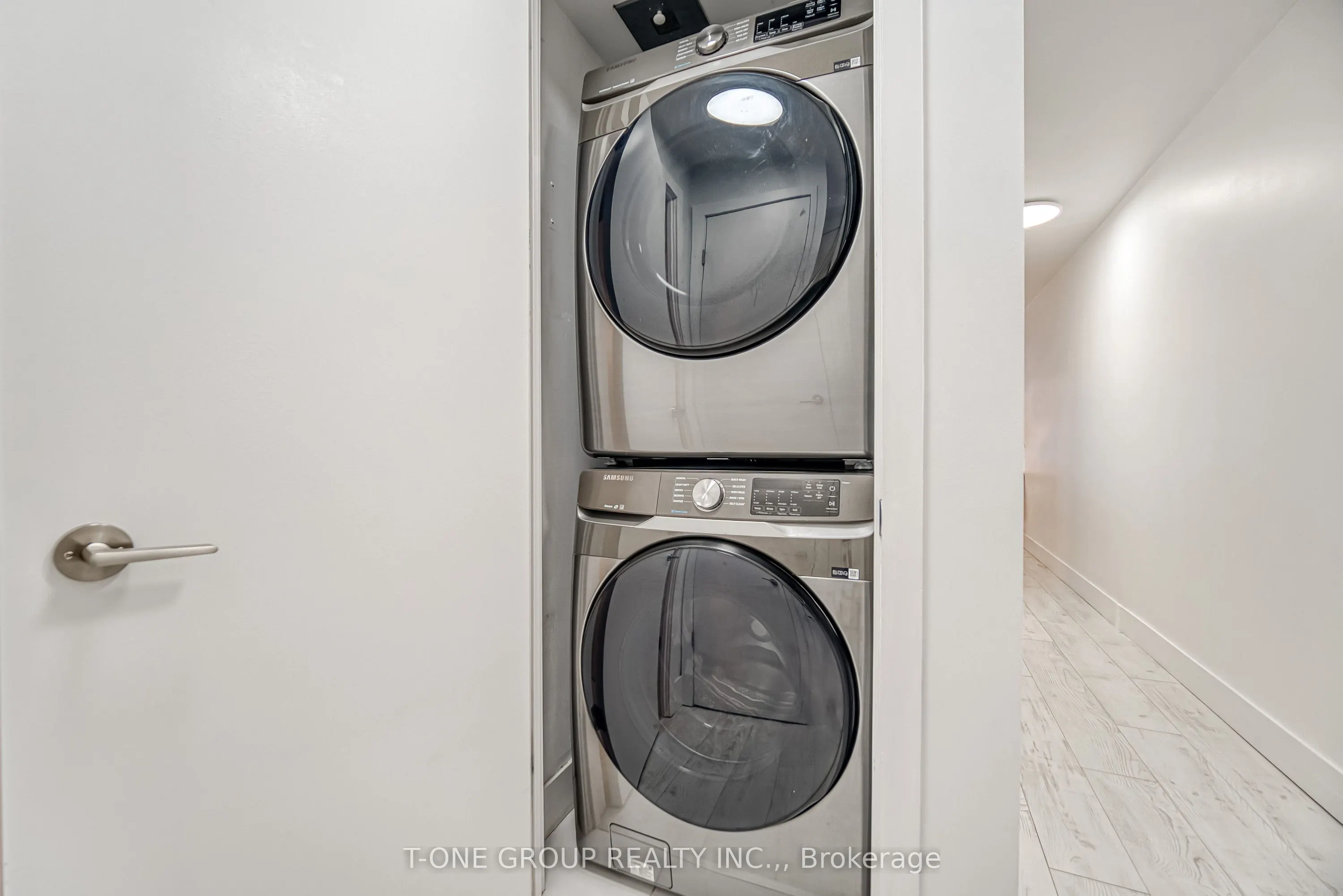 39 Sherbourne Street, #1201