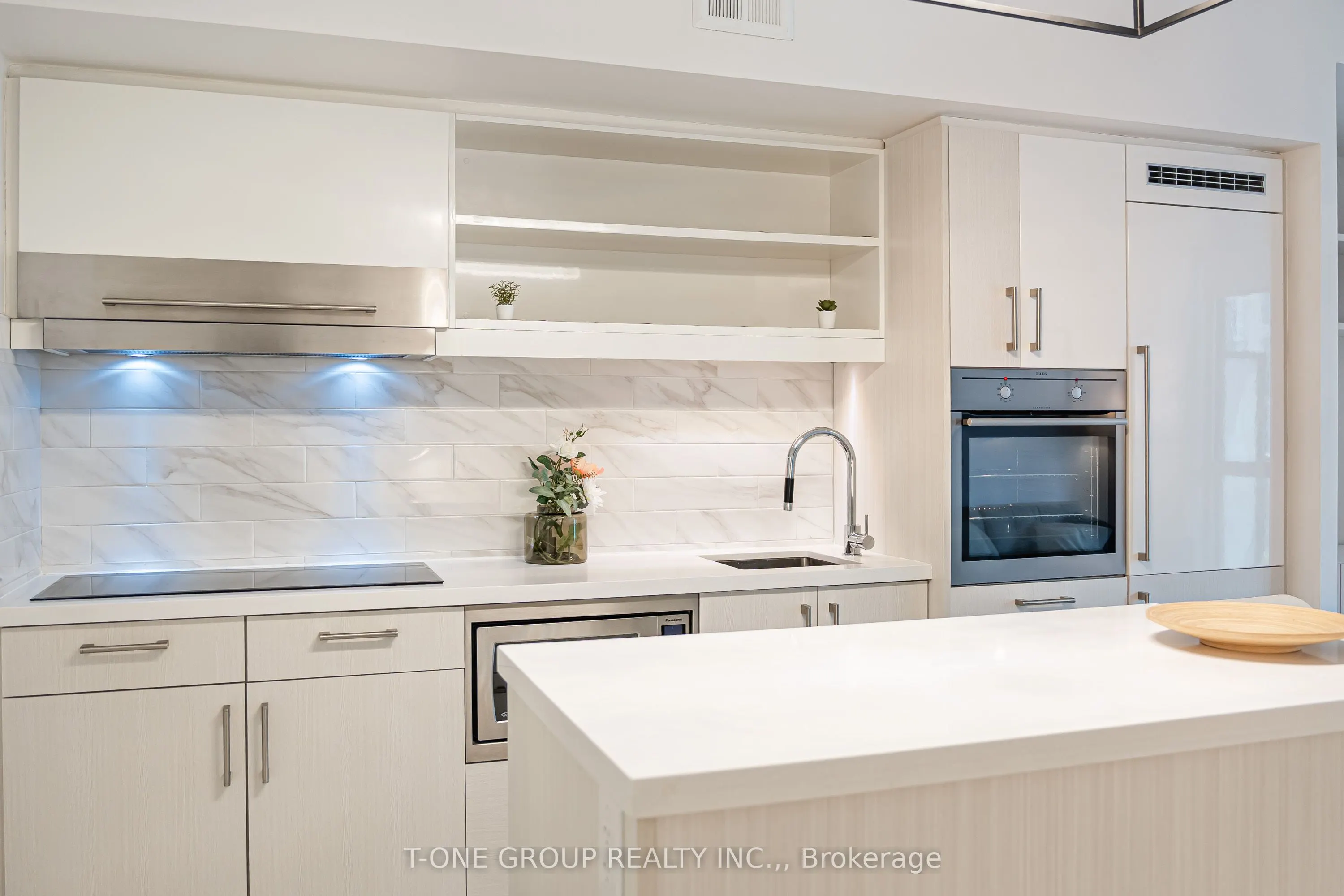 39 Sherbourne Street, #1201