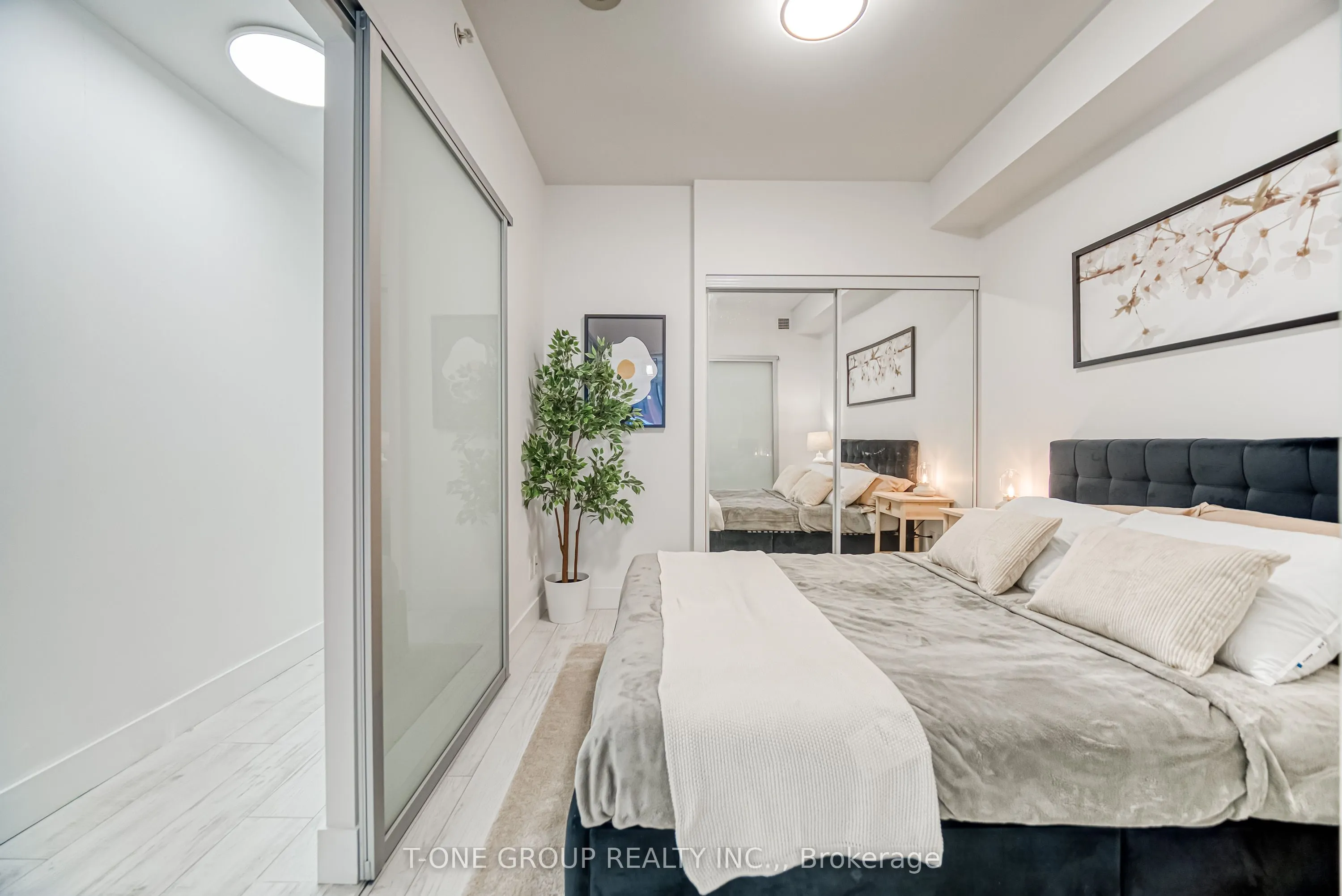 39 Sherbourne Street, #1201