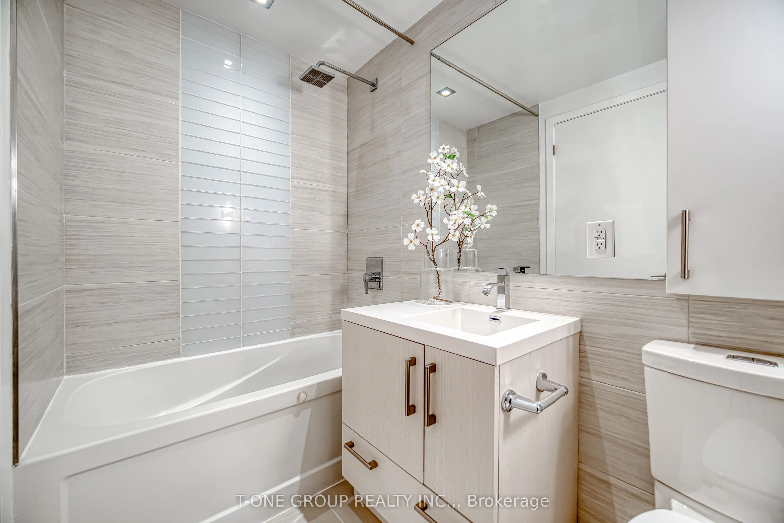 39 Sherbourne Street, #1201
