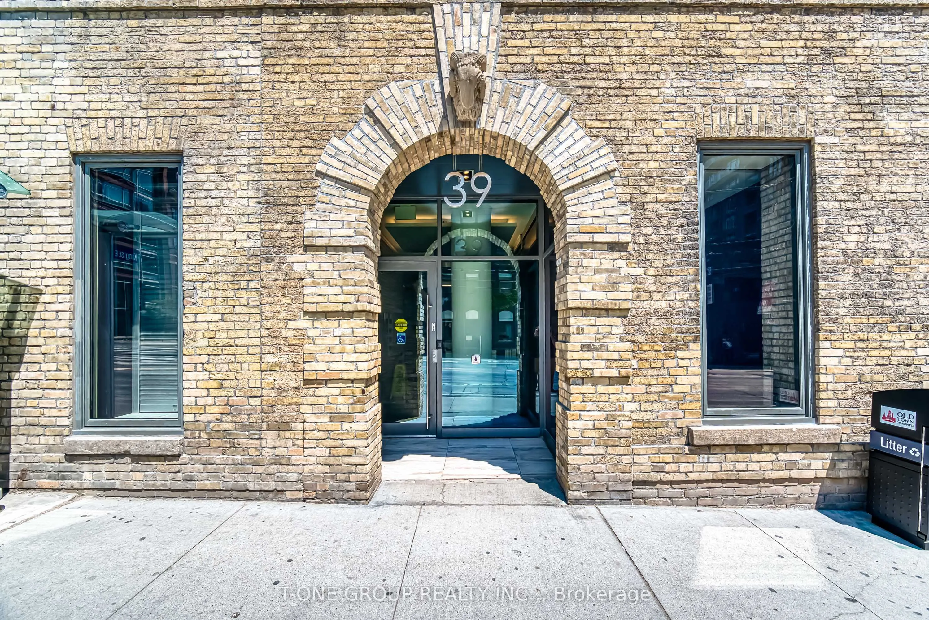 39 Sherbourne Street, #1201