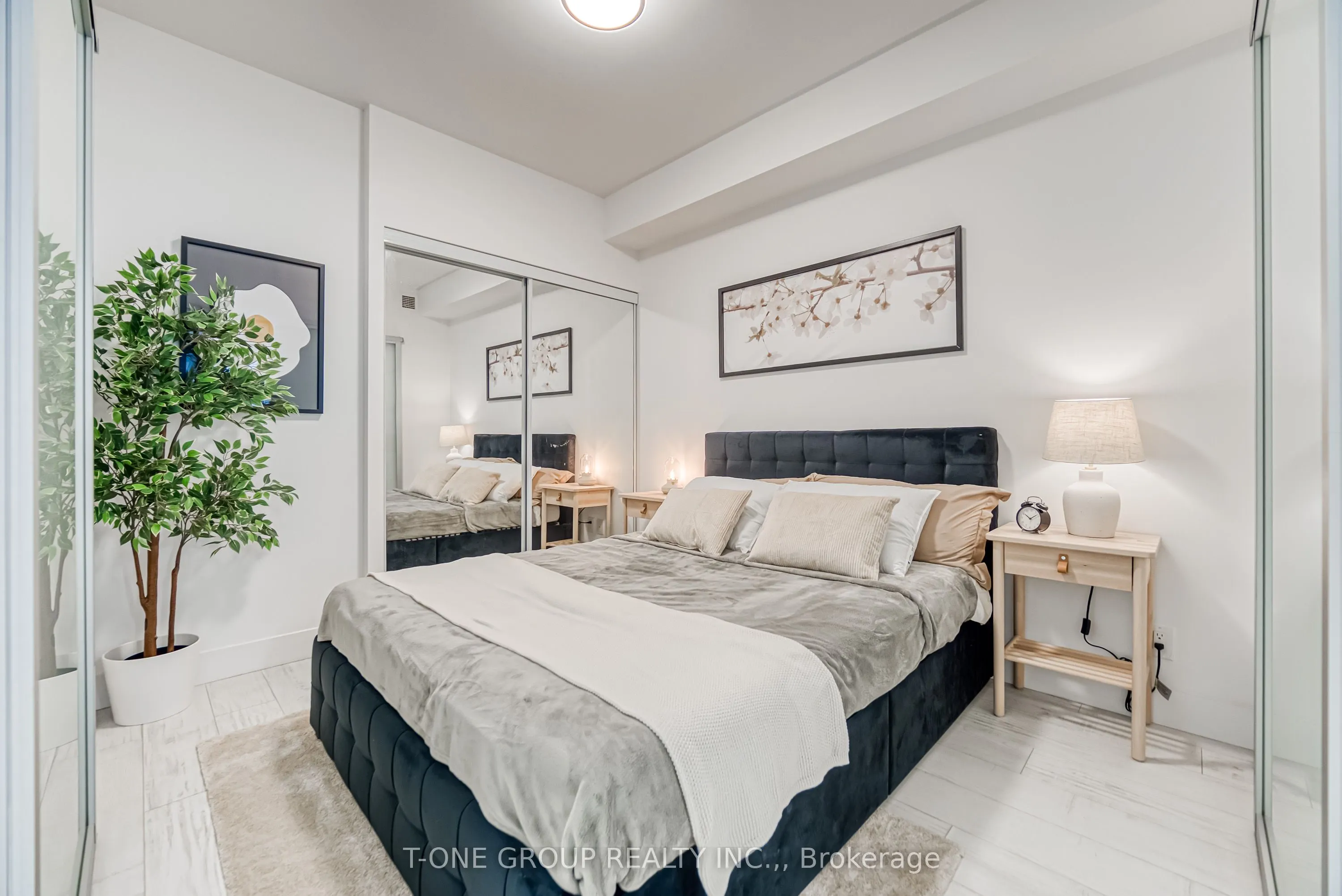 39 Sherbourne Street, #1201