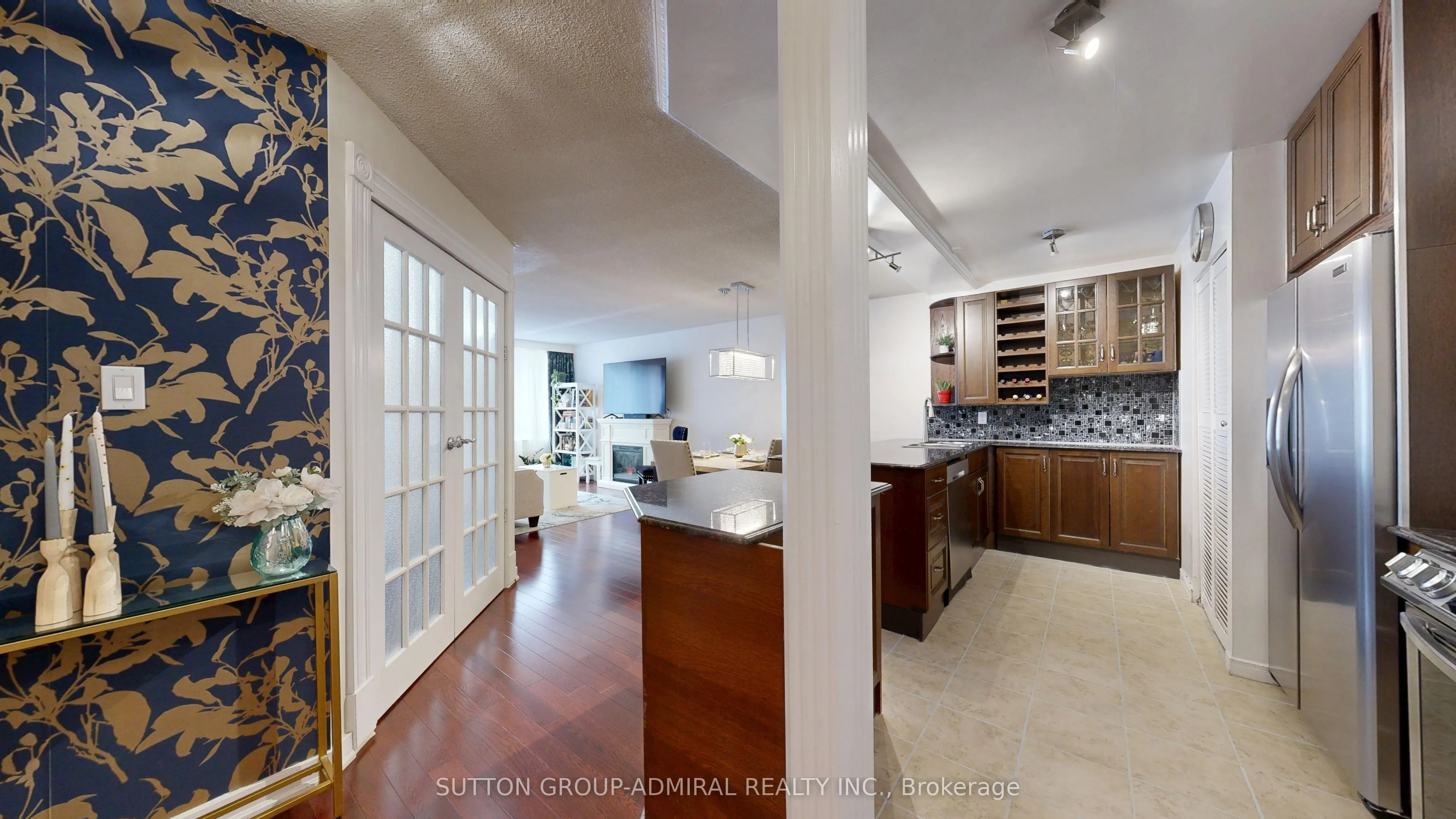 633 Bay Street, #201