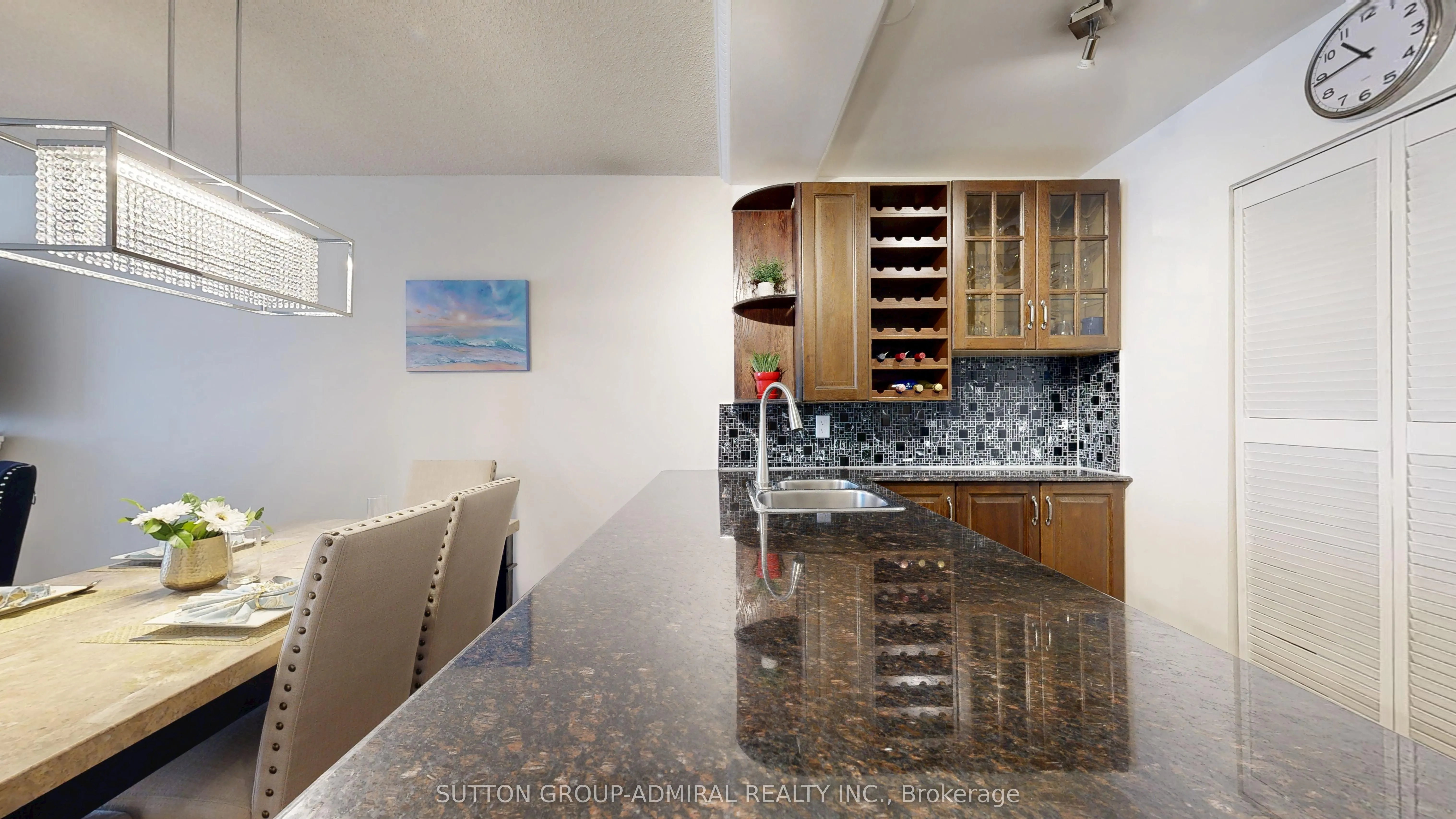 633 Bay Street, #201
