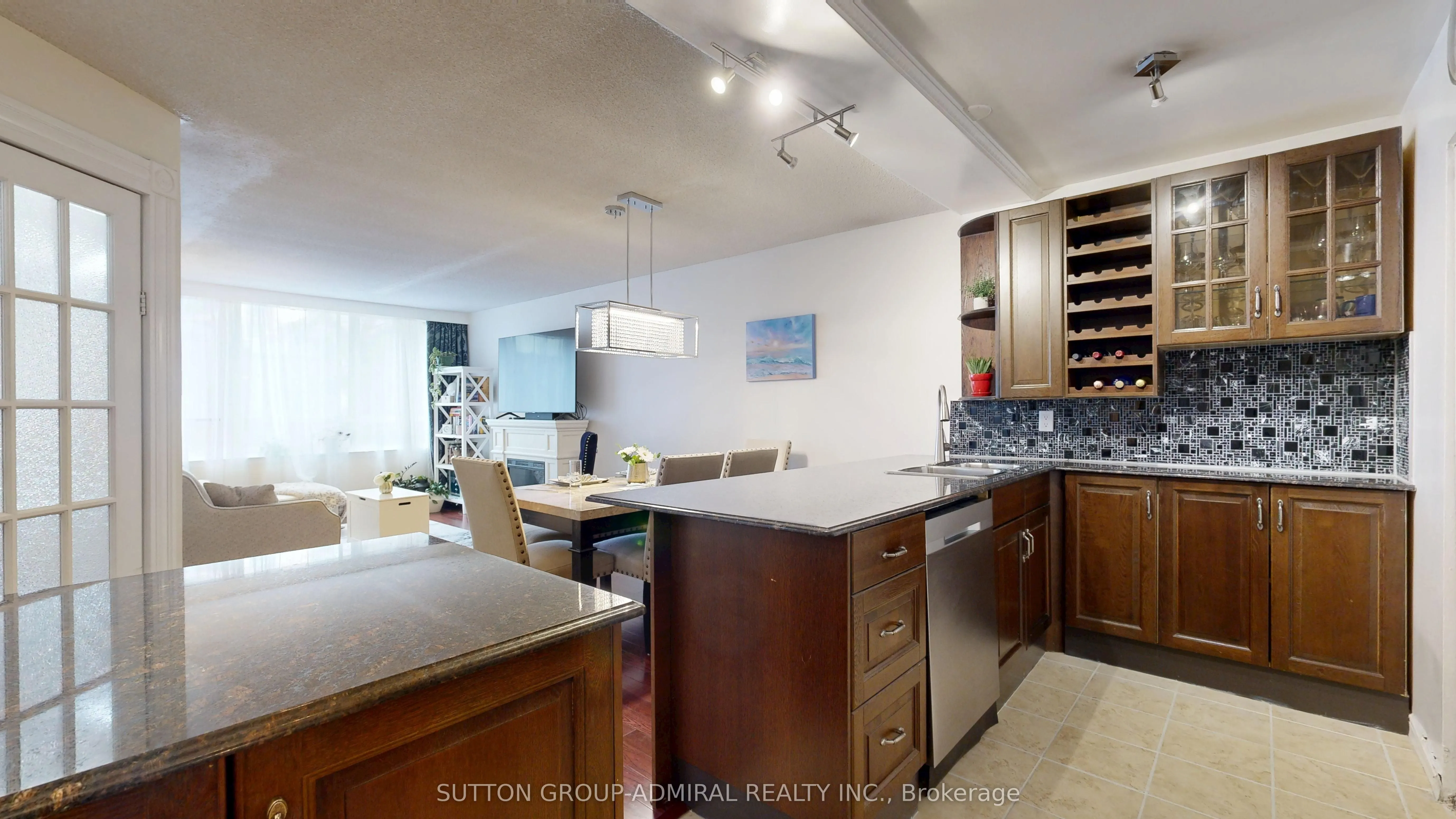 633 Bay Street, #201