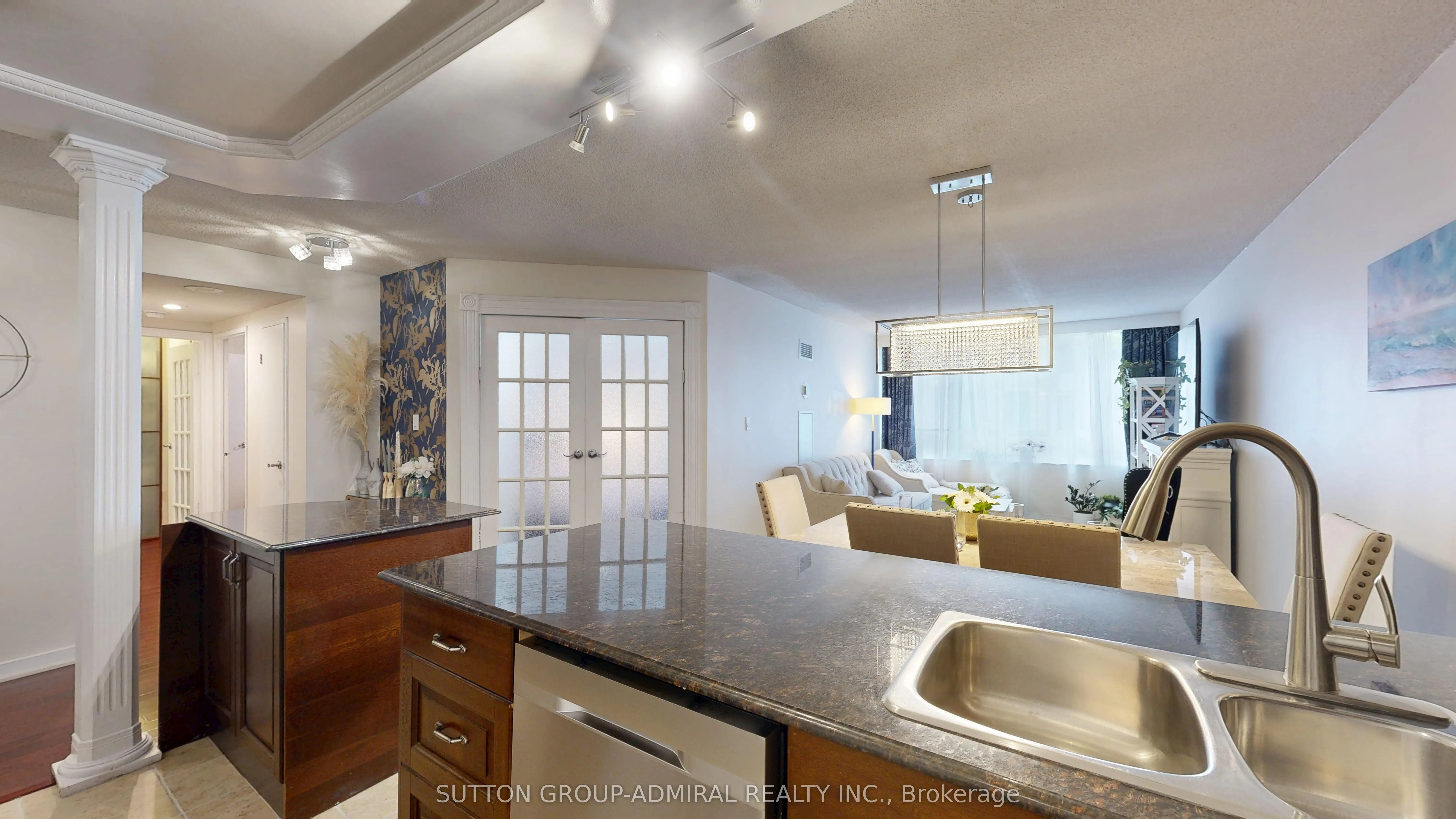633 Bay Street, #201
