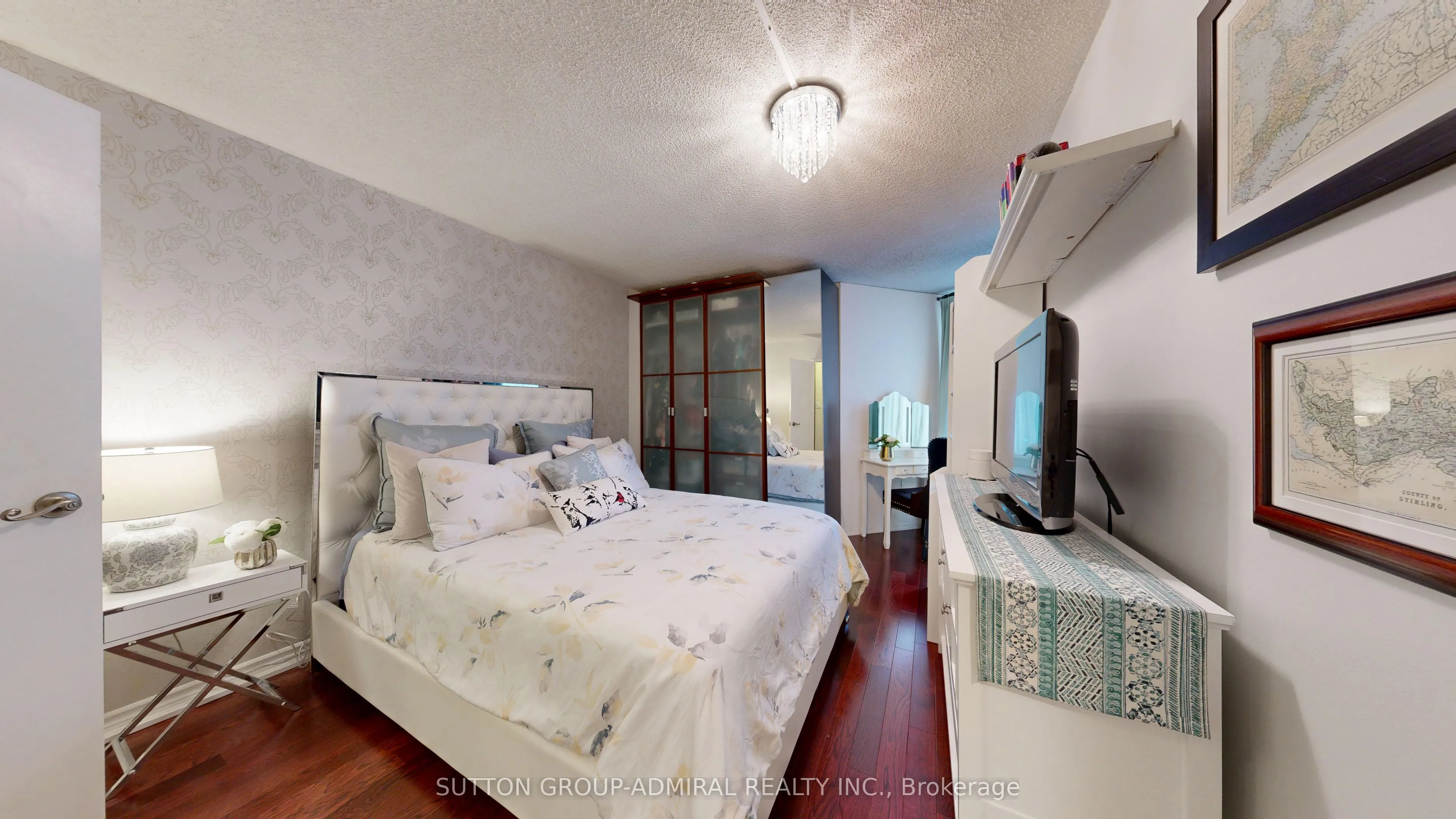 633 Bay Street, #201