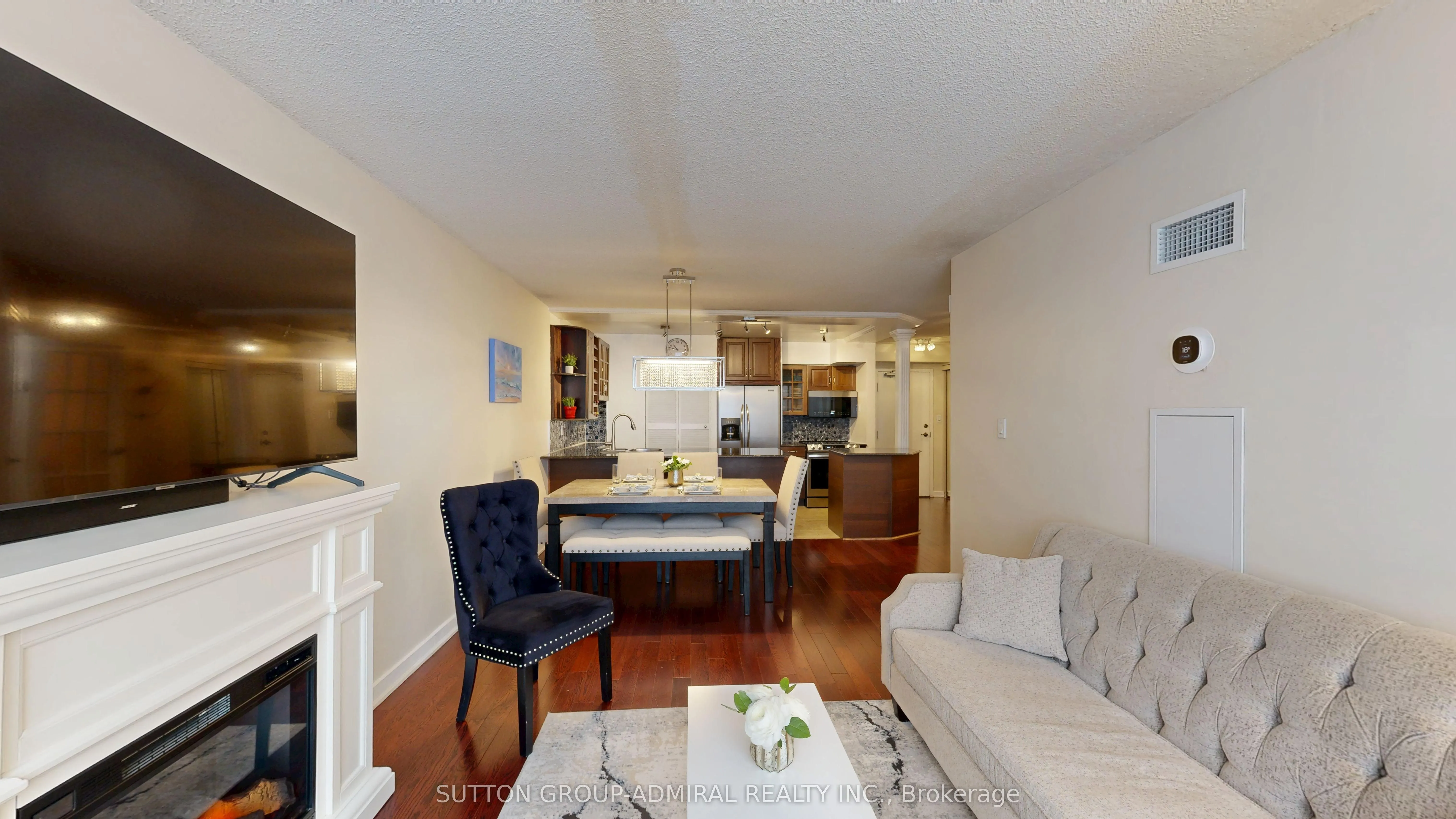 633 Bay Street, #201