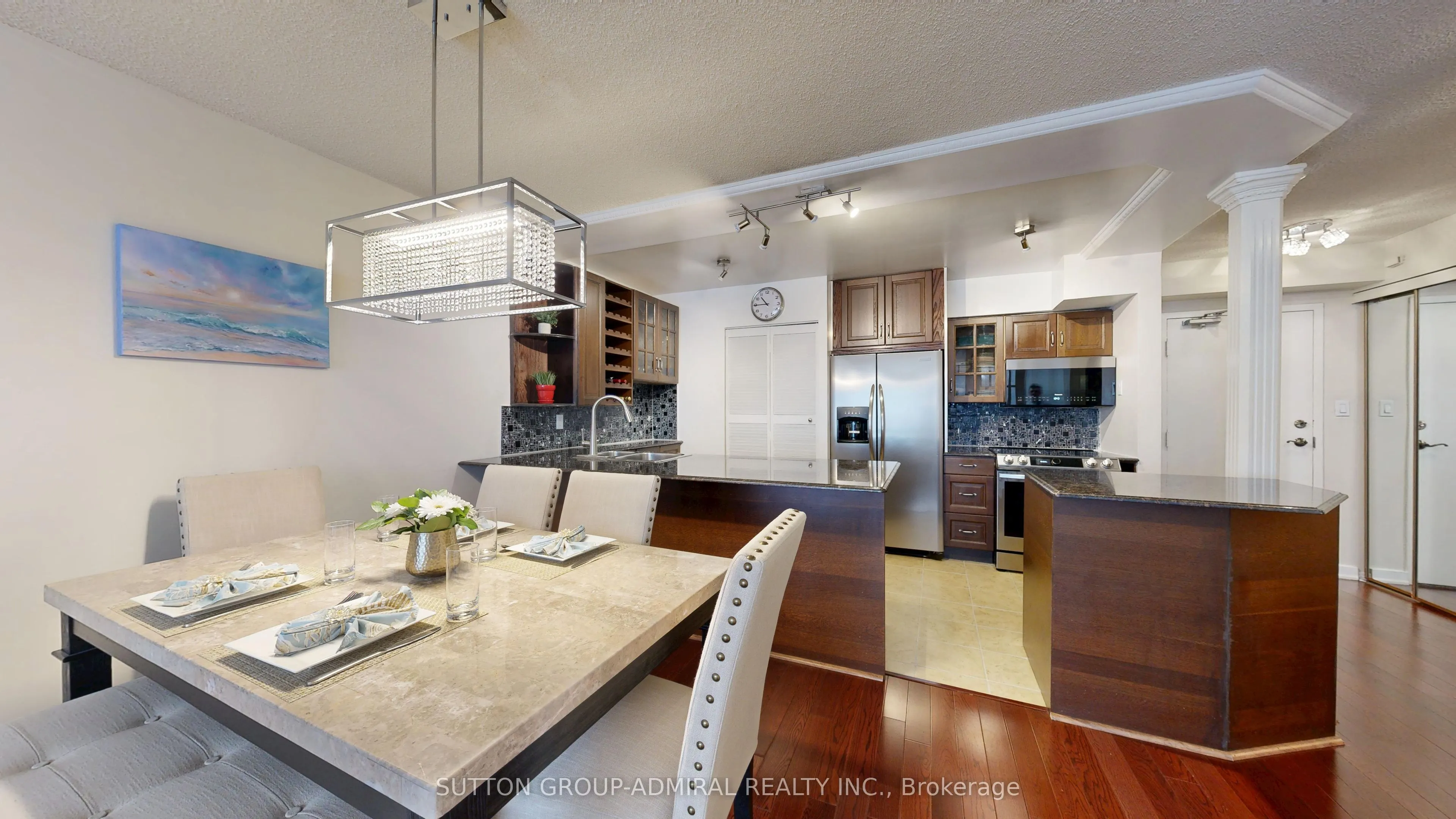 633 Bay Street, #201