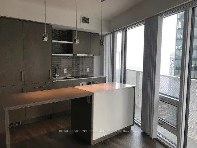 88 Harbour Street, #3702