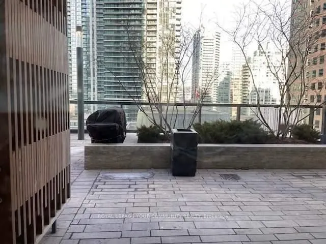88 Harbour Street, #3702