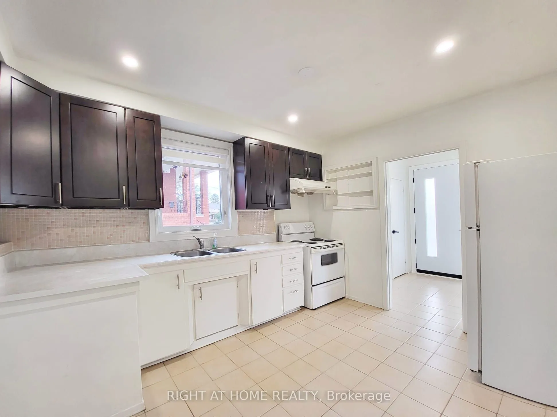 472 Ellerslie Avenue