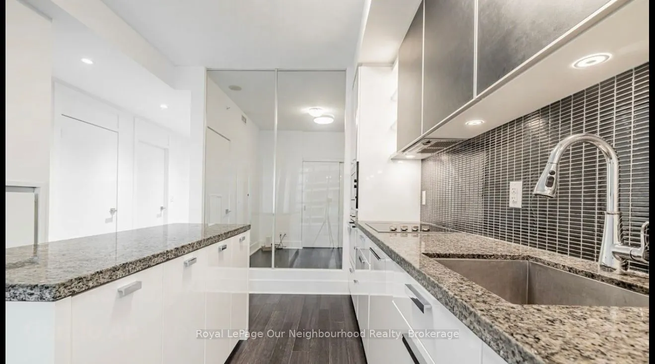 32 Davenport Road, #1105