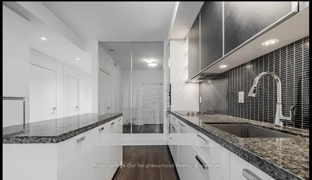 32 Davenport Road, #1105
