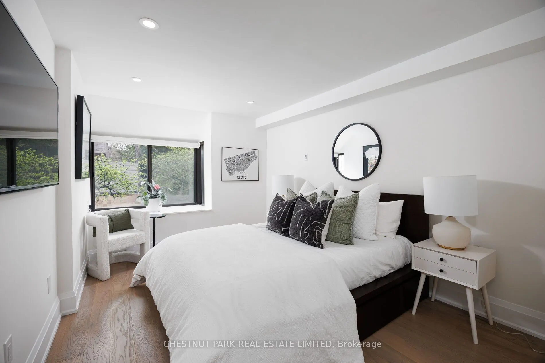 40 Oaklands Avenue, #203