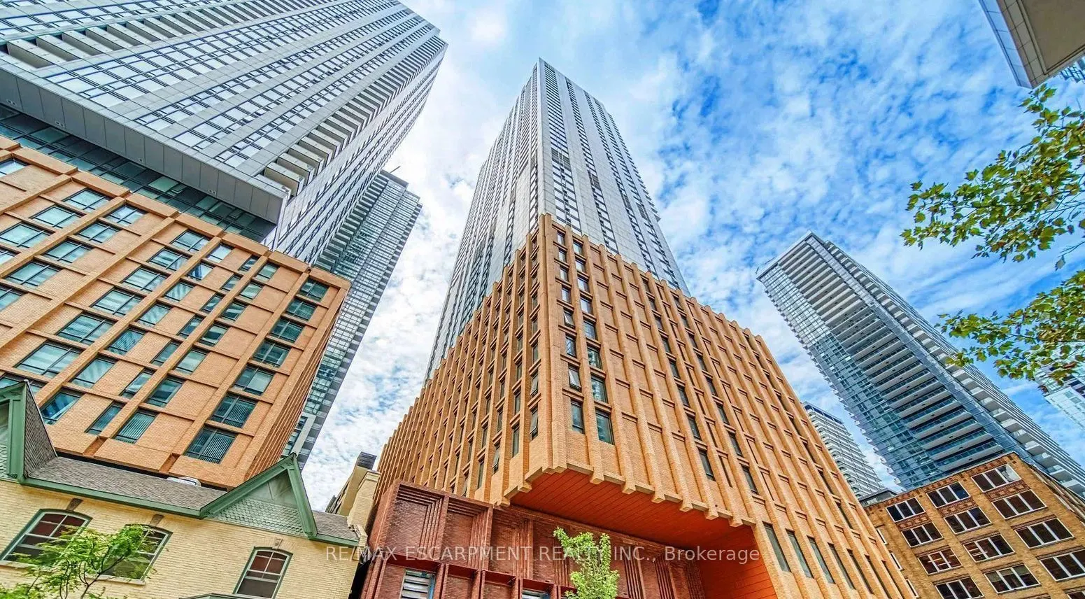 28 Widmer Street, #4021