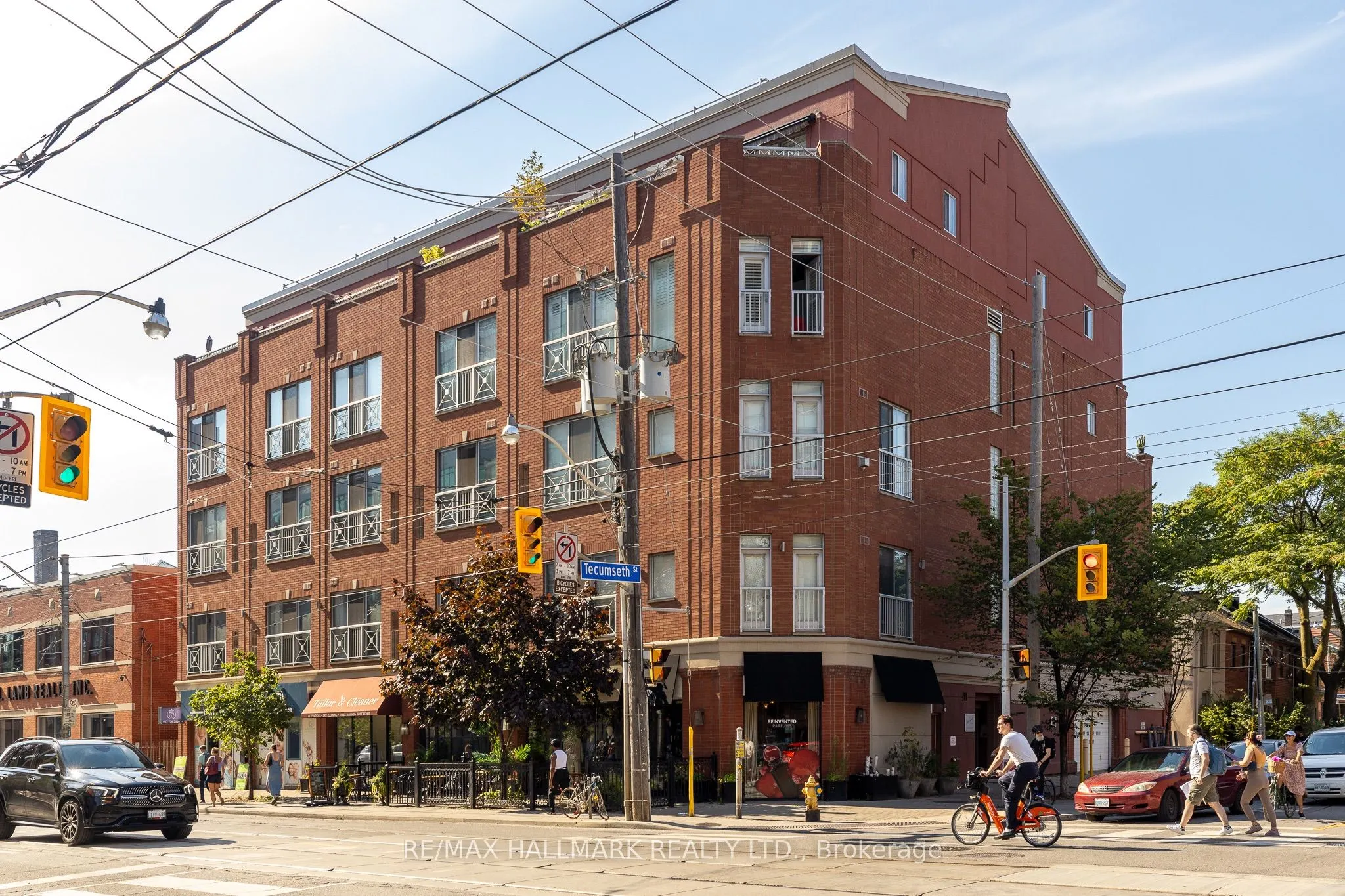 766 King Street W, #302