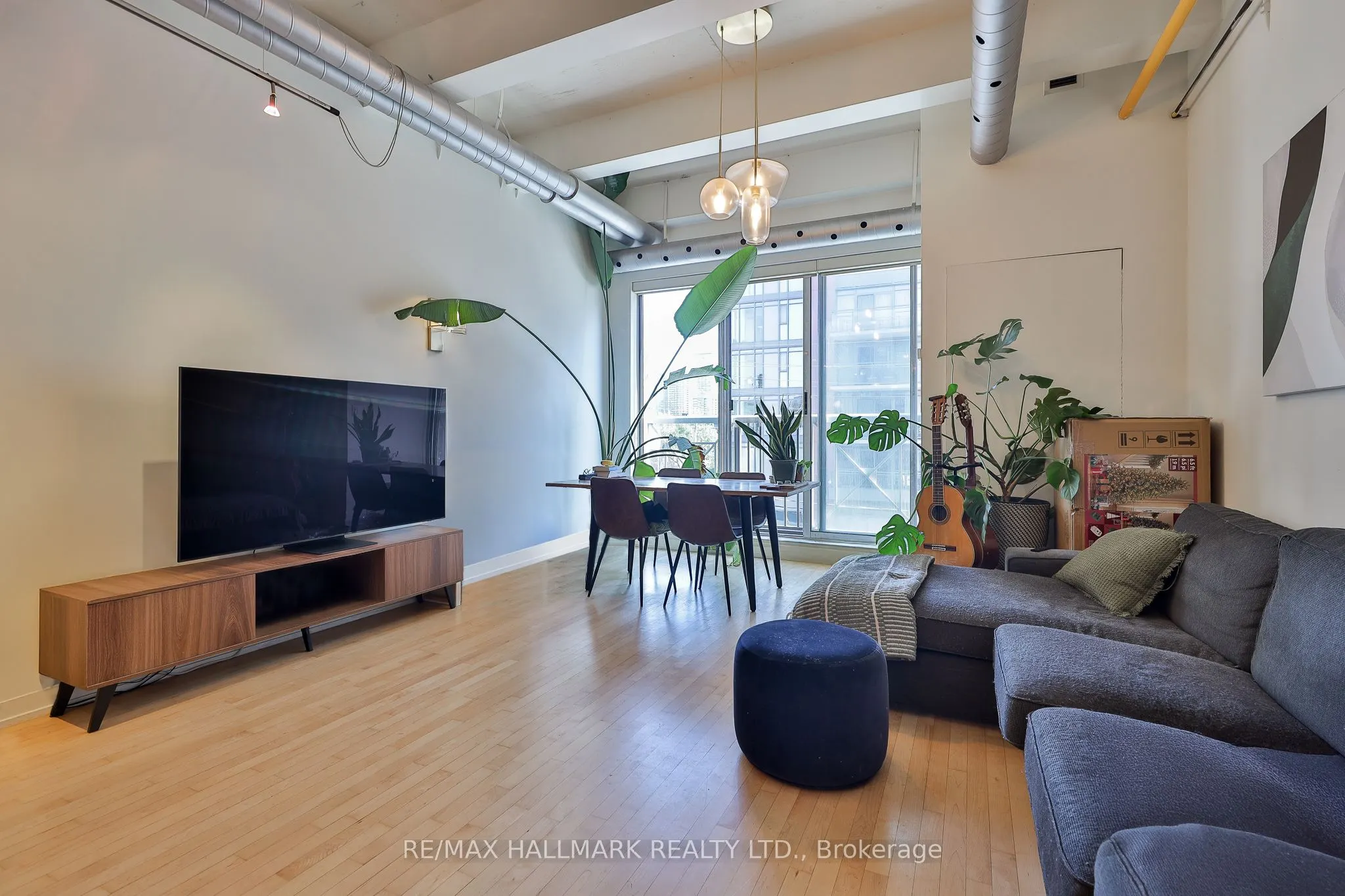 766 King Street W, #302