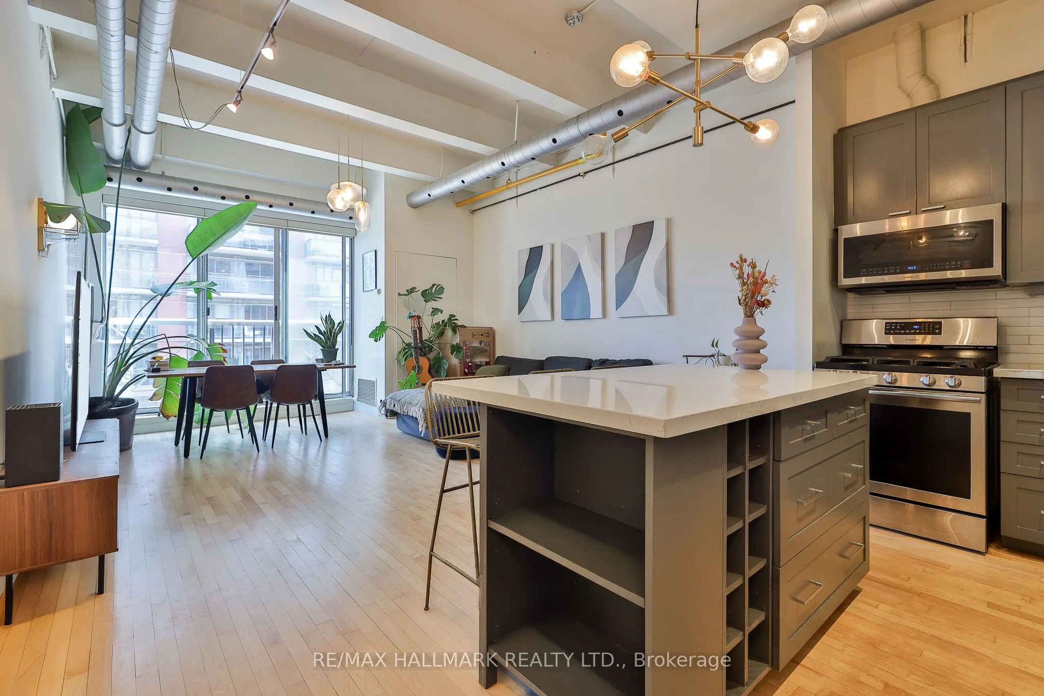 766 King Street W, #302