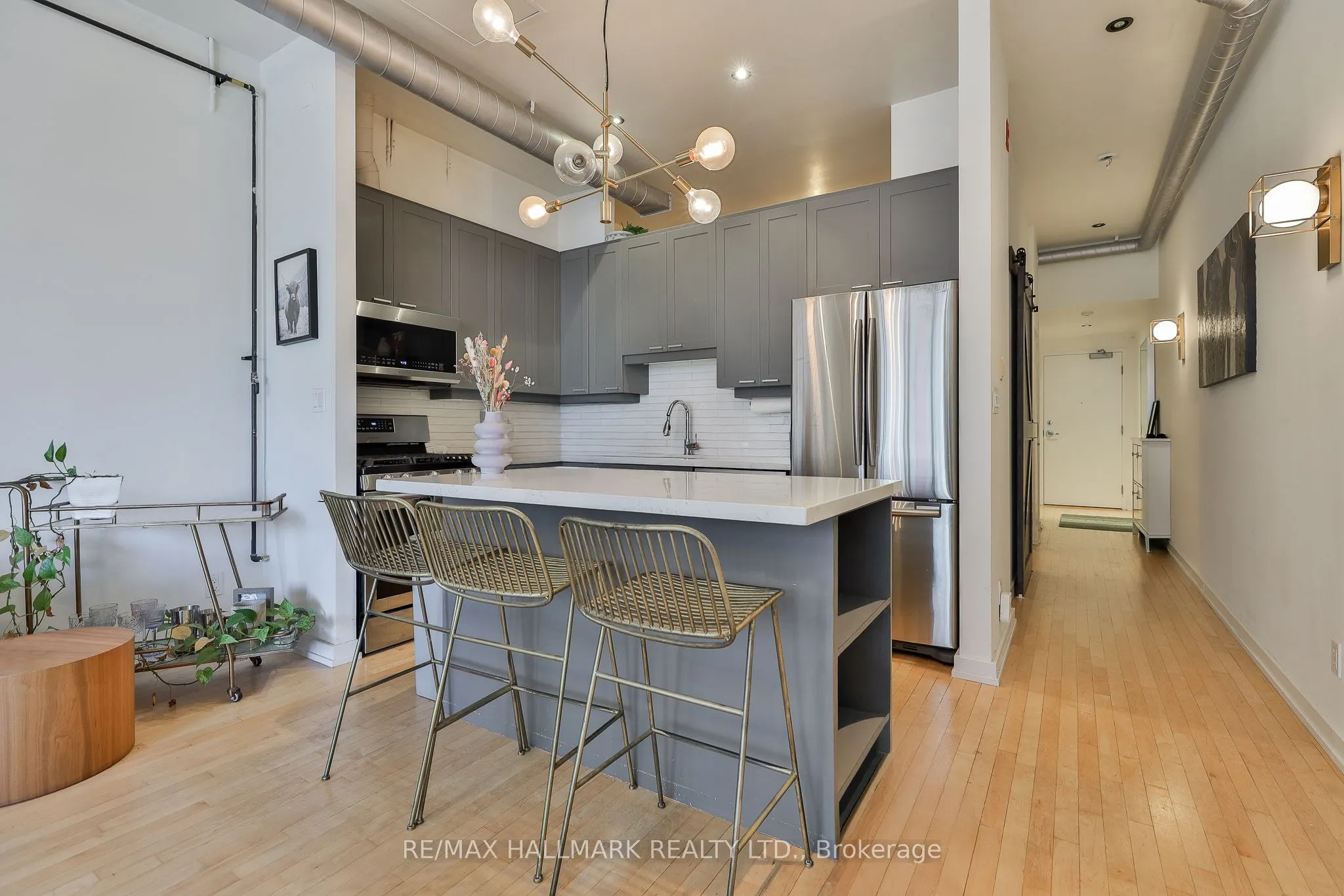 766 King Street W, #302