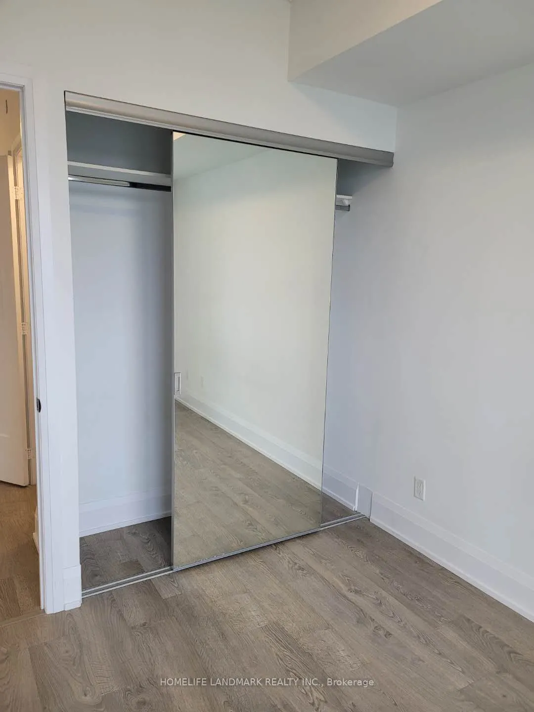 101 Erskine Avenue E, #905