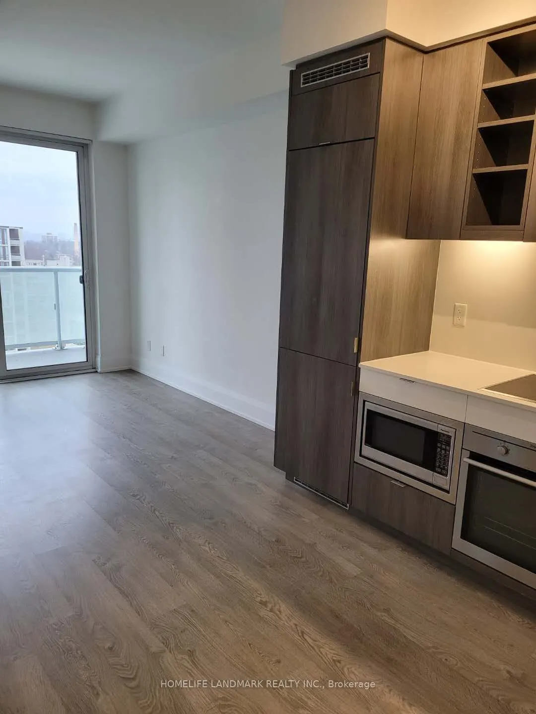 101 Erskine Avenue E, #905