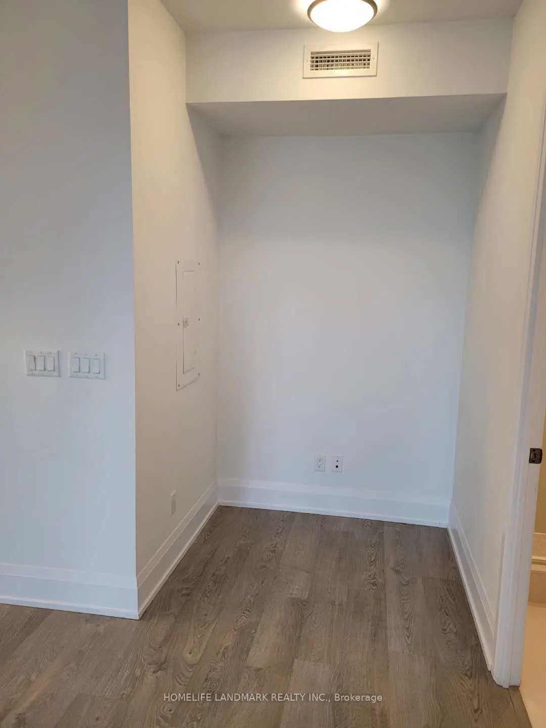 101 Erskine Avenue E, #905