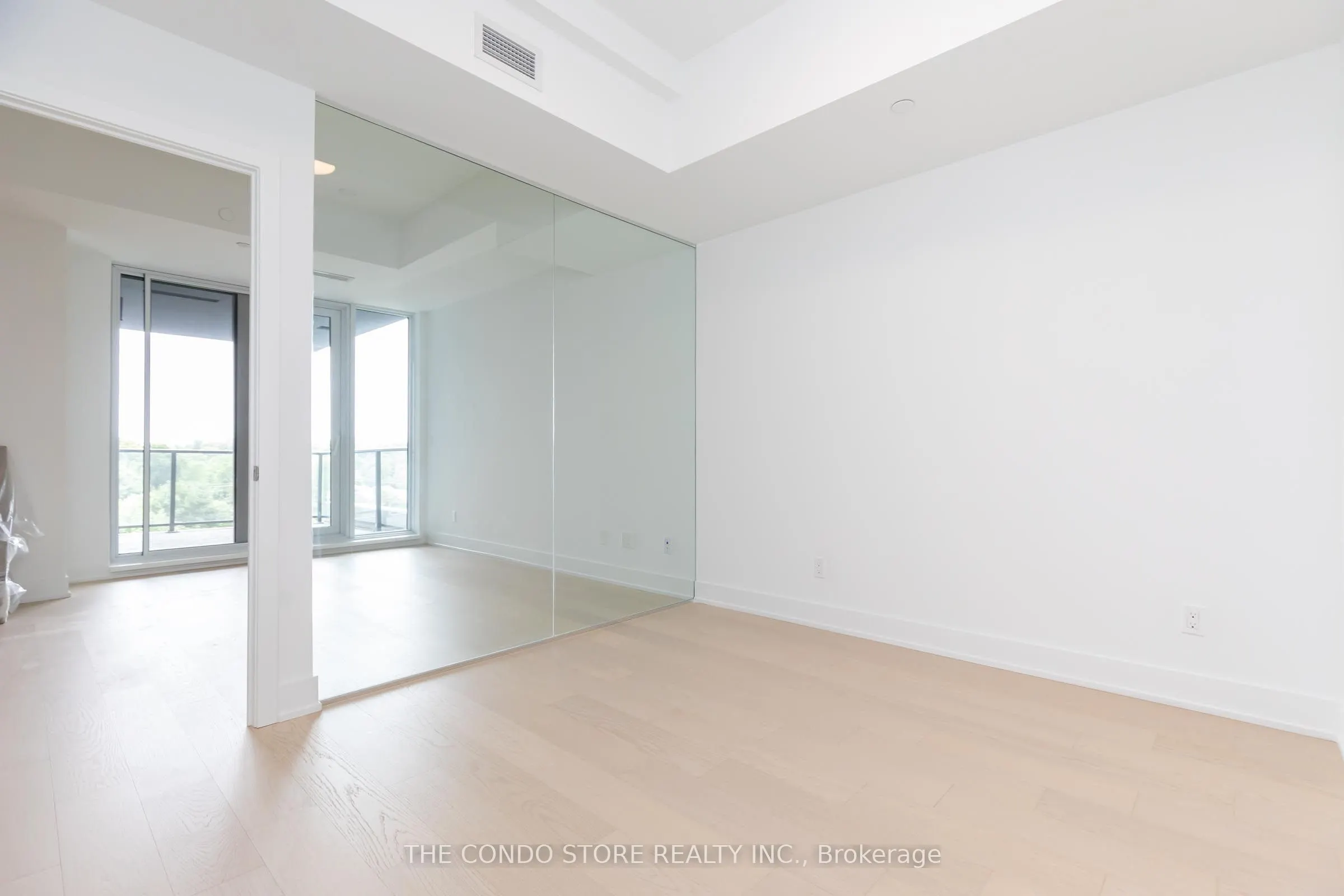 8 Manor Road W, #706