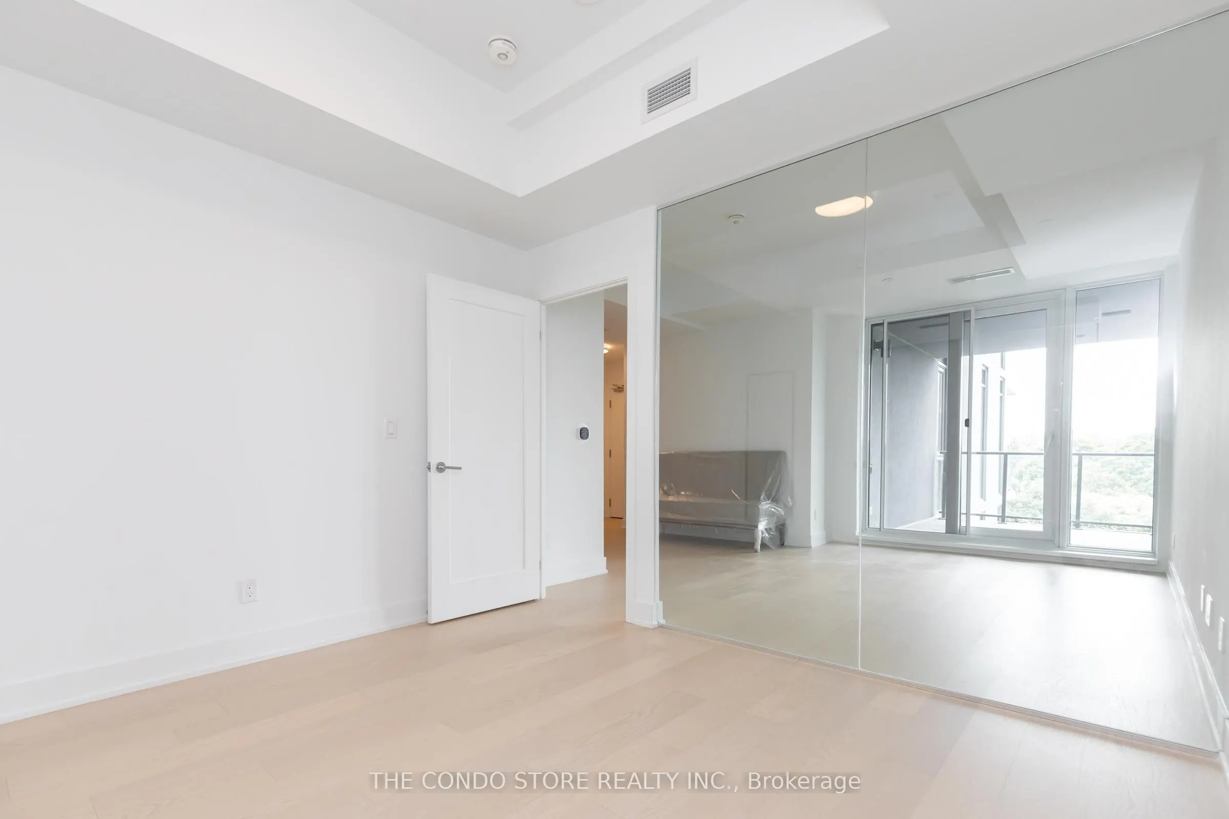 8 Manor Road W, #706