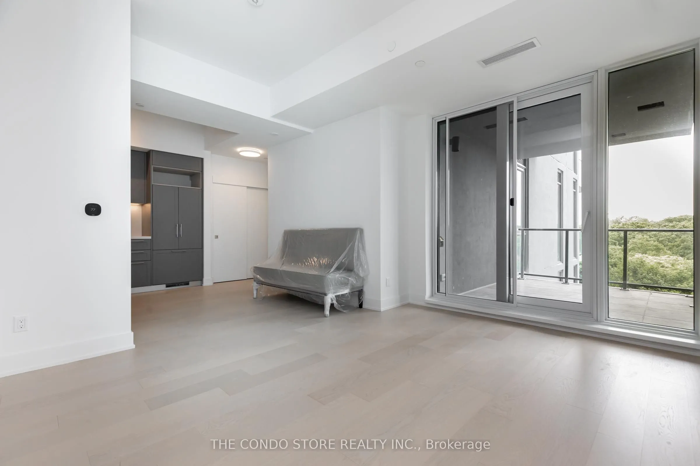8 Manor Road W, #706