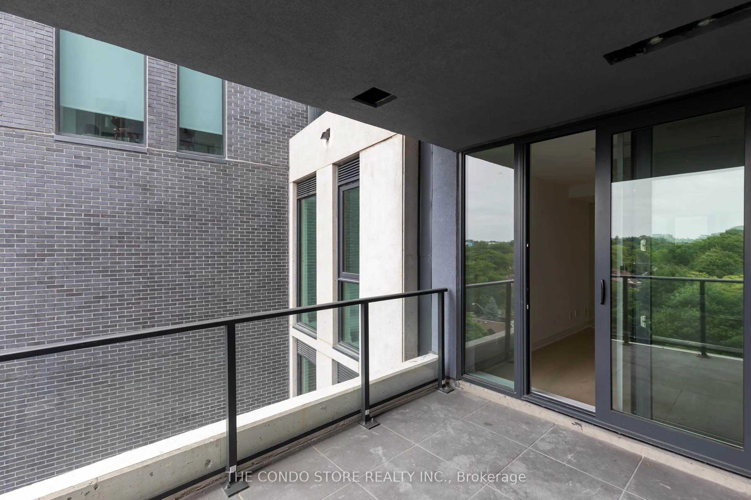 8 Manor Road W, #706
