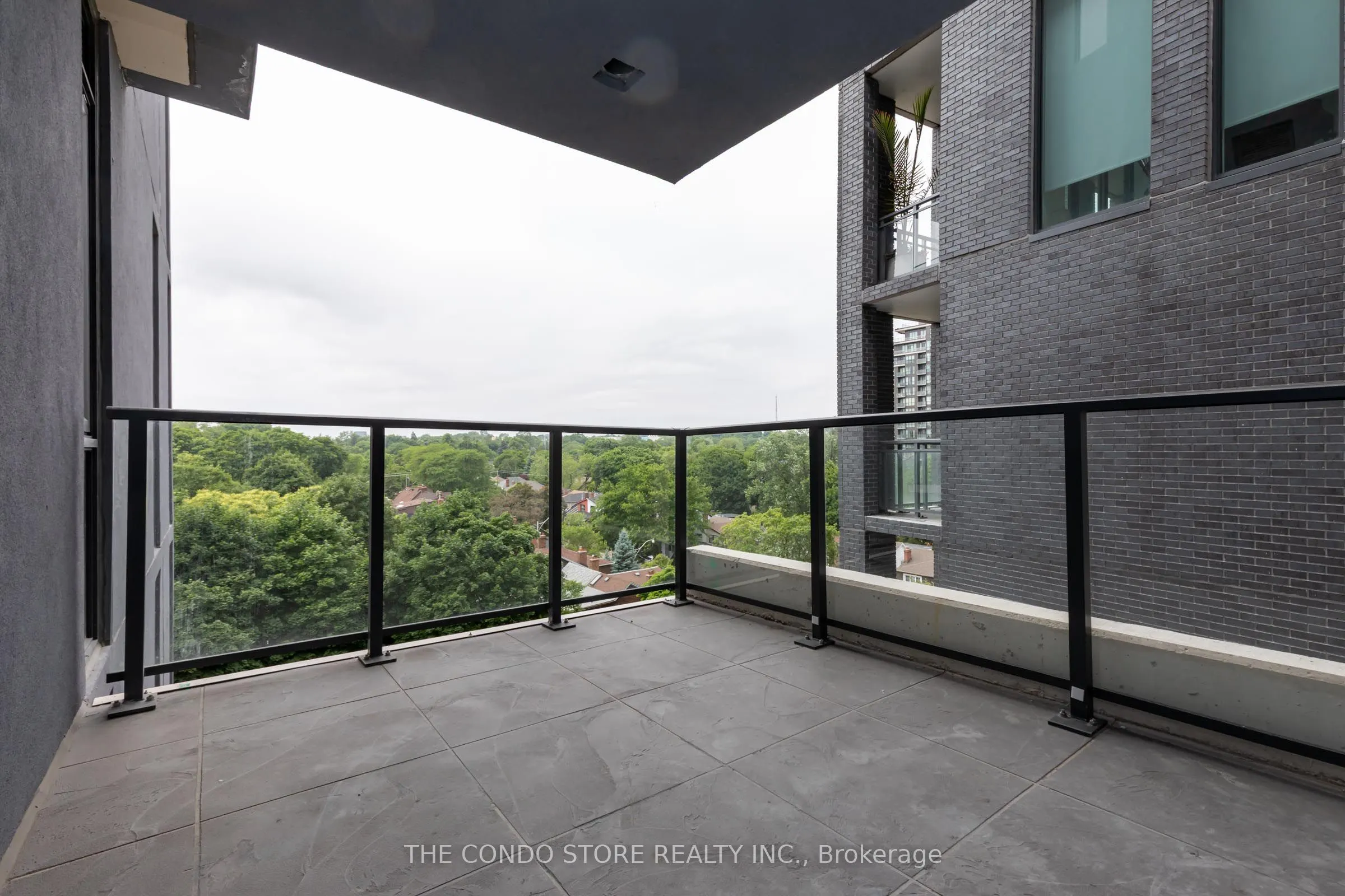 8 Manor Road W, #706