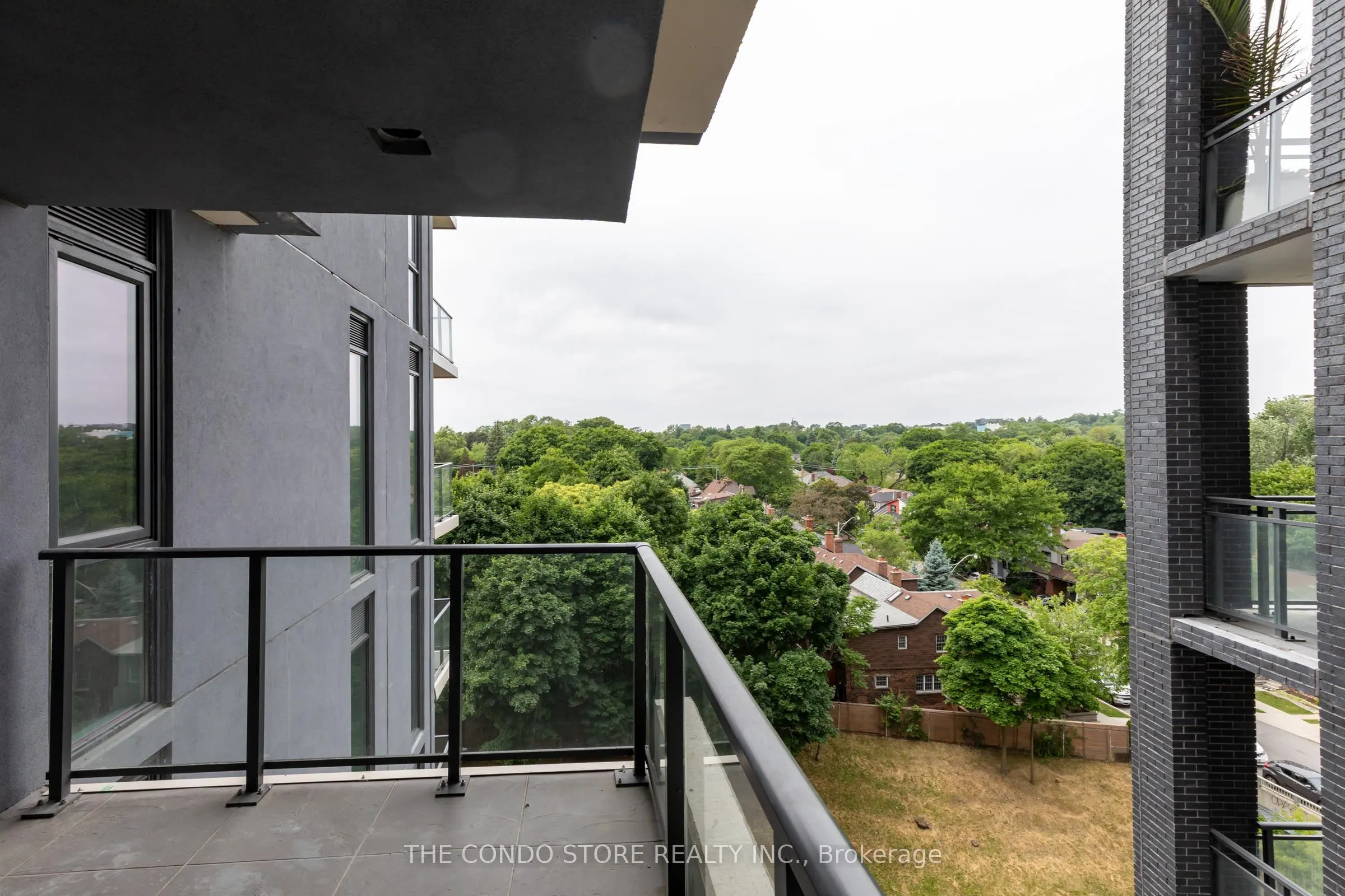 8 Manor Road W, #706