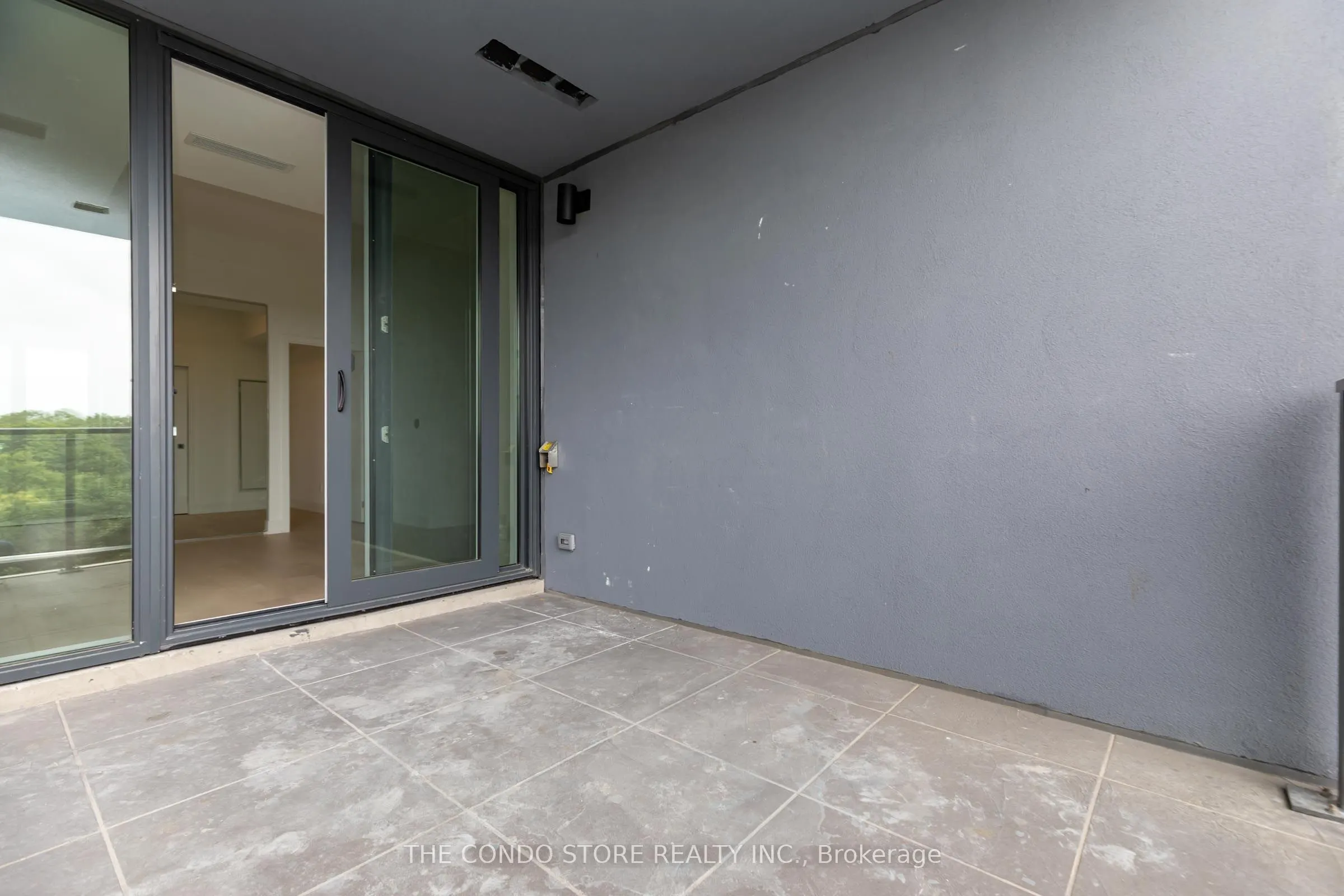 8 Manor Road W, #706