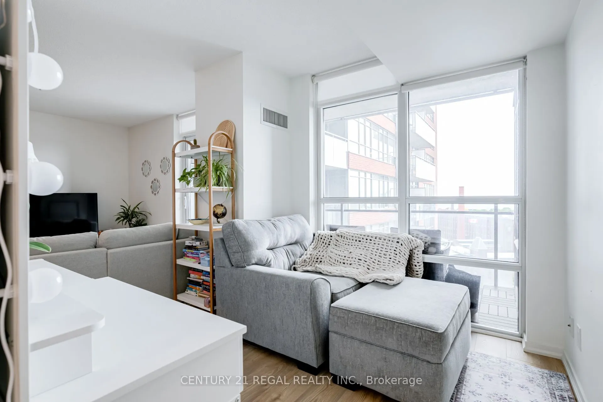 38 Joe Shuster Way, #1411
