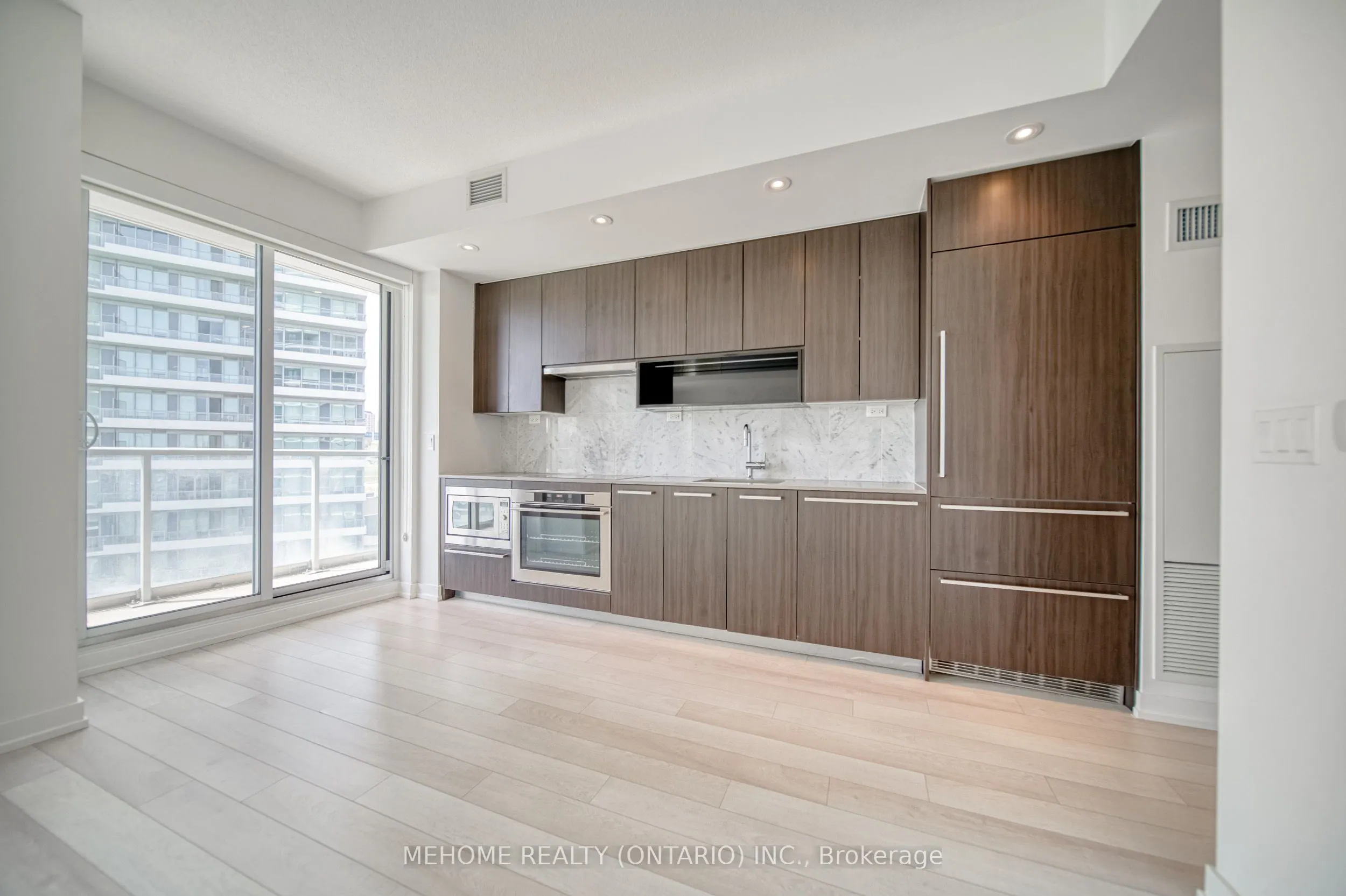 117 Mcmahon Drive, #603