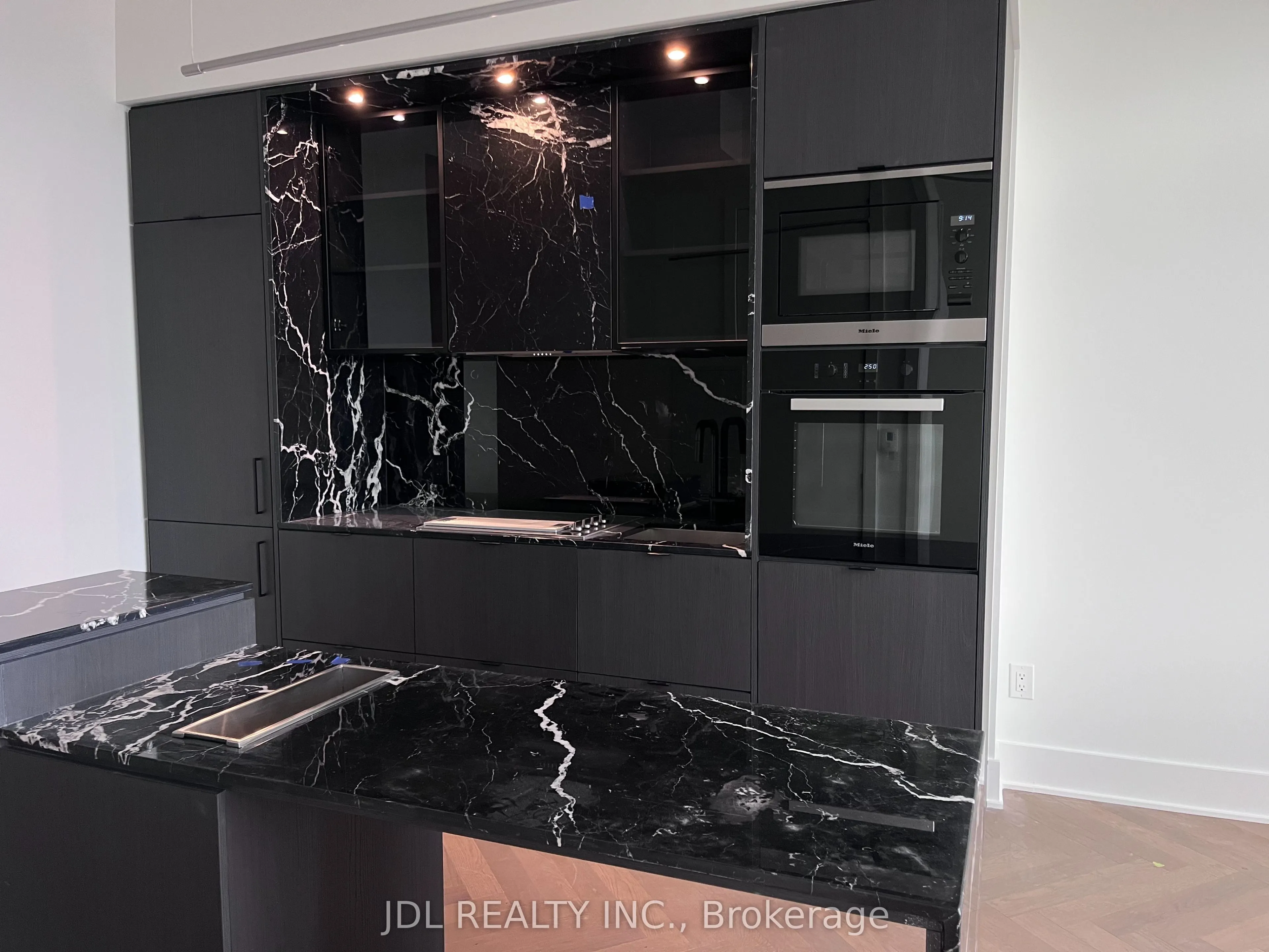11 Yorkville Avenue, #6108