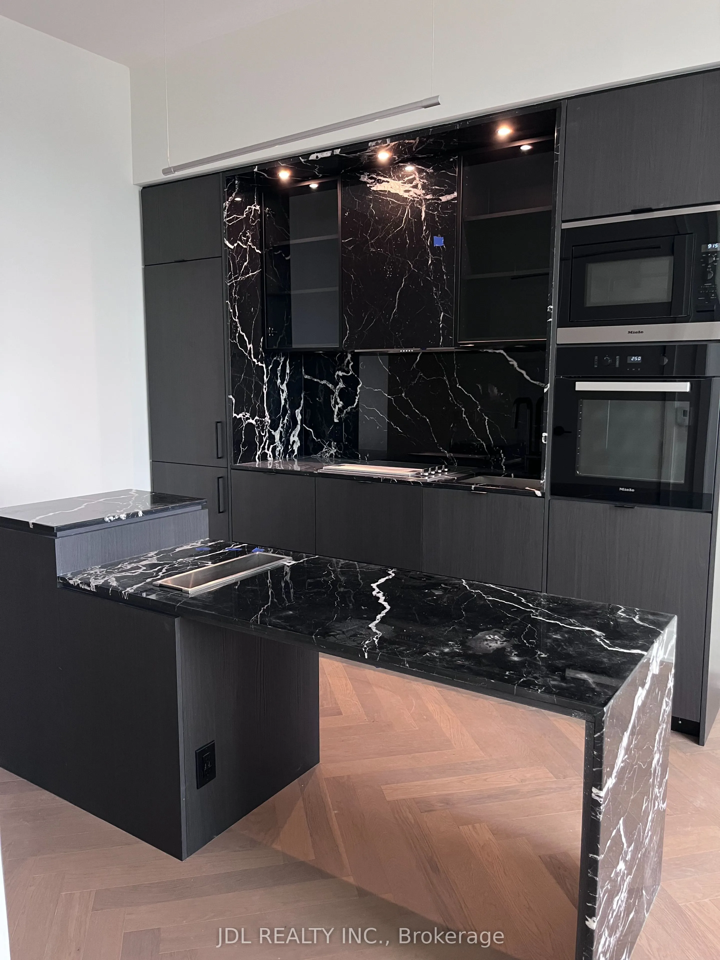 11 Yorkville Avenue, #6108