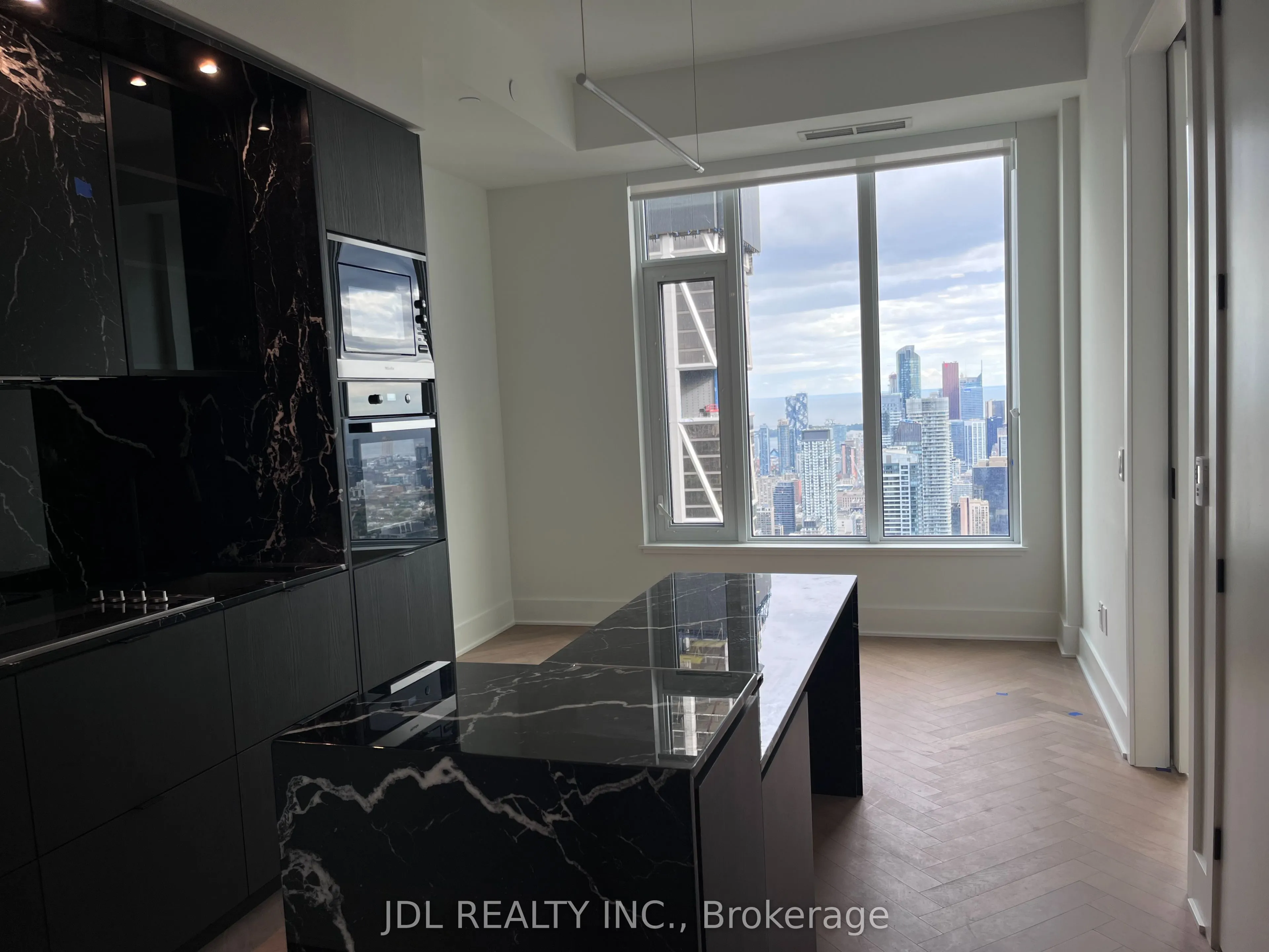 11 Yorkville Avenue, #6108