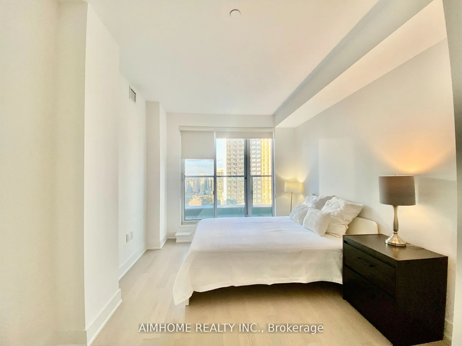 955 Bay Street, #3208