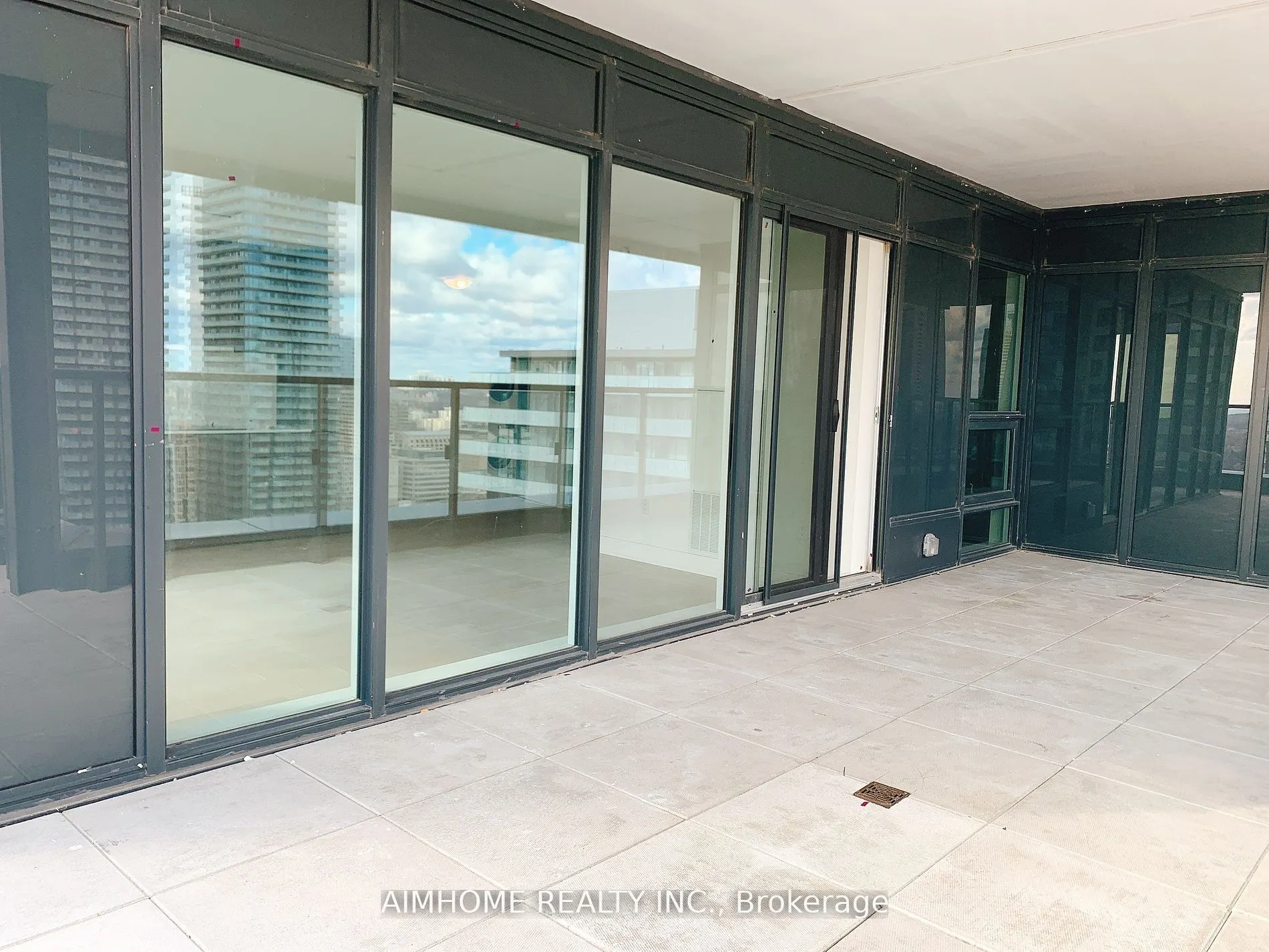 955 Bay Street, #3208